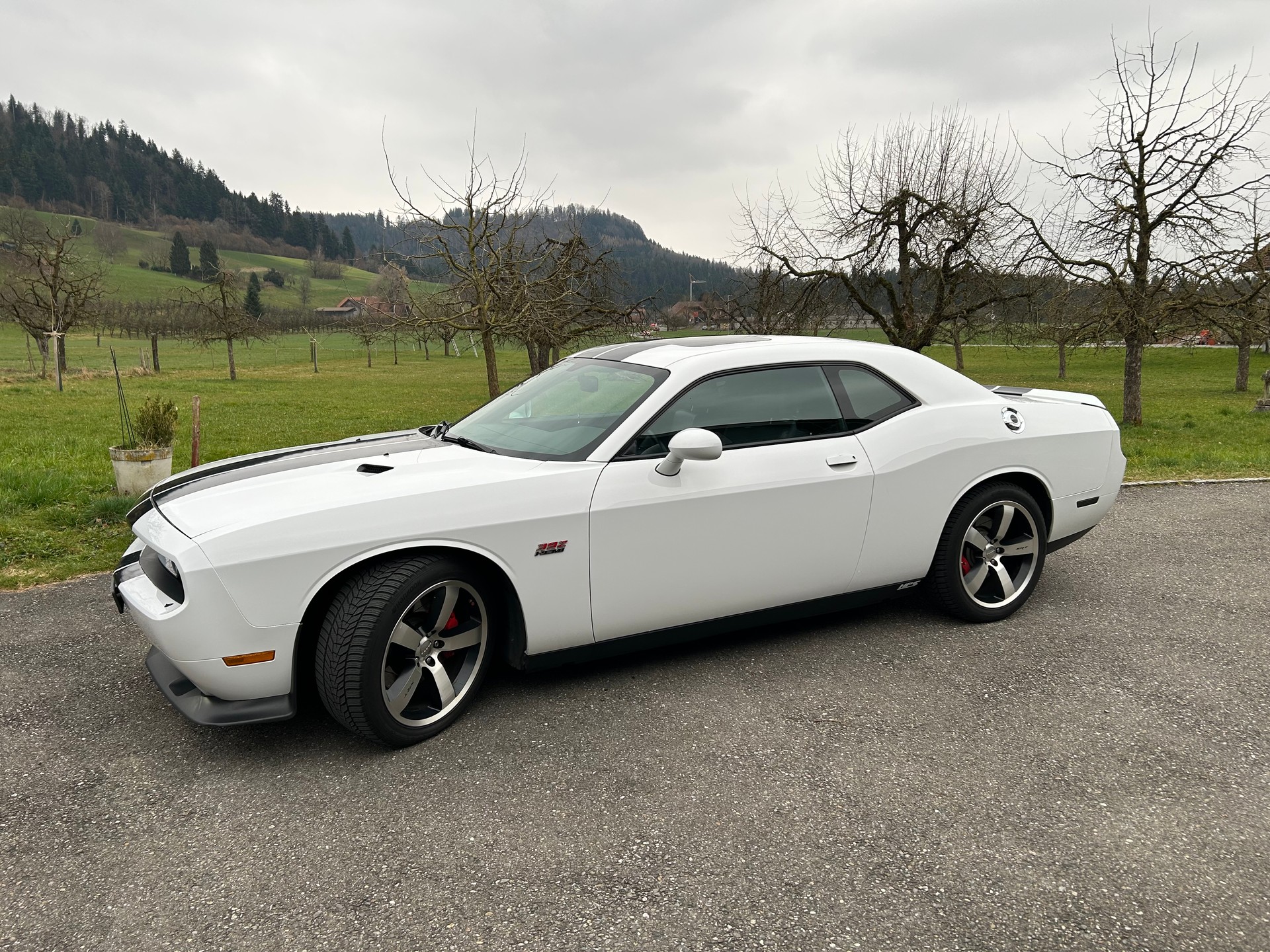 DODGE Challenger 6.4L 392 SRT8