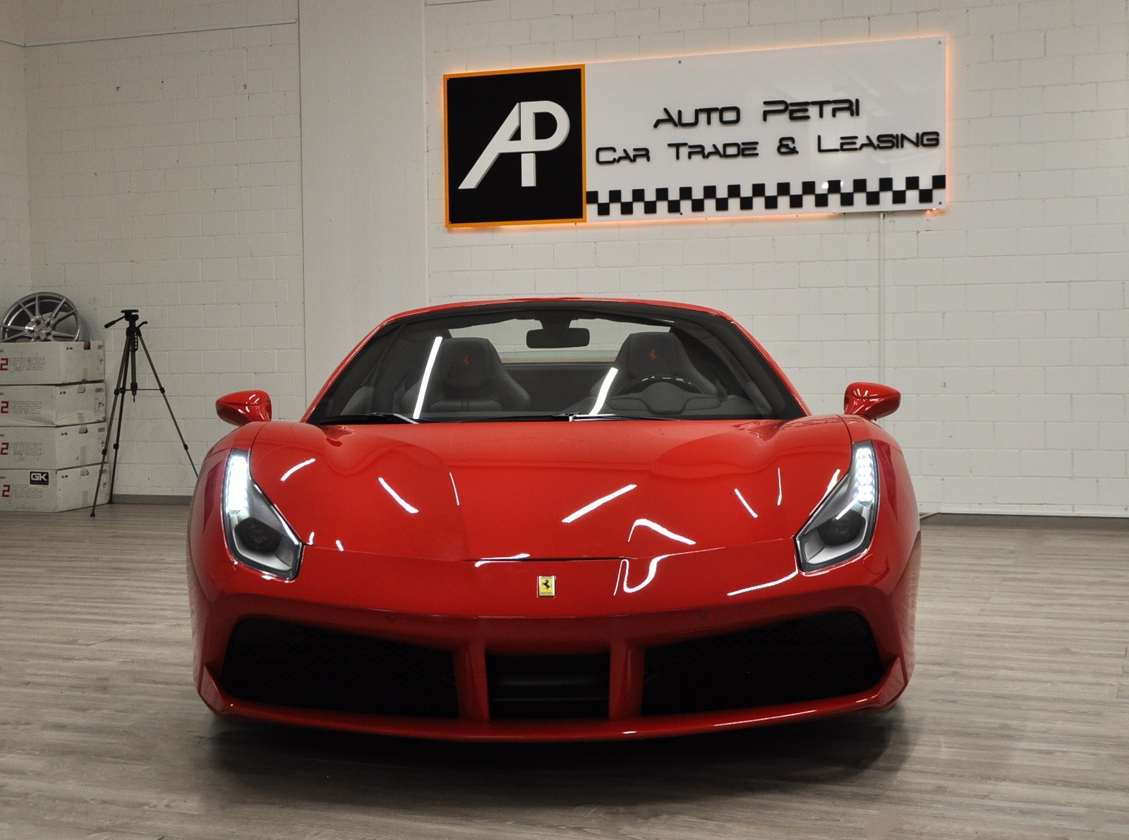 FERRARI 488 Spider 3.9 V8-showroom-element-1