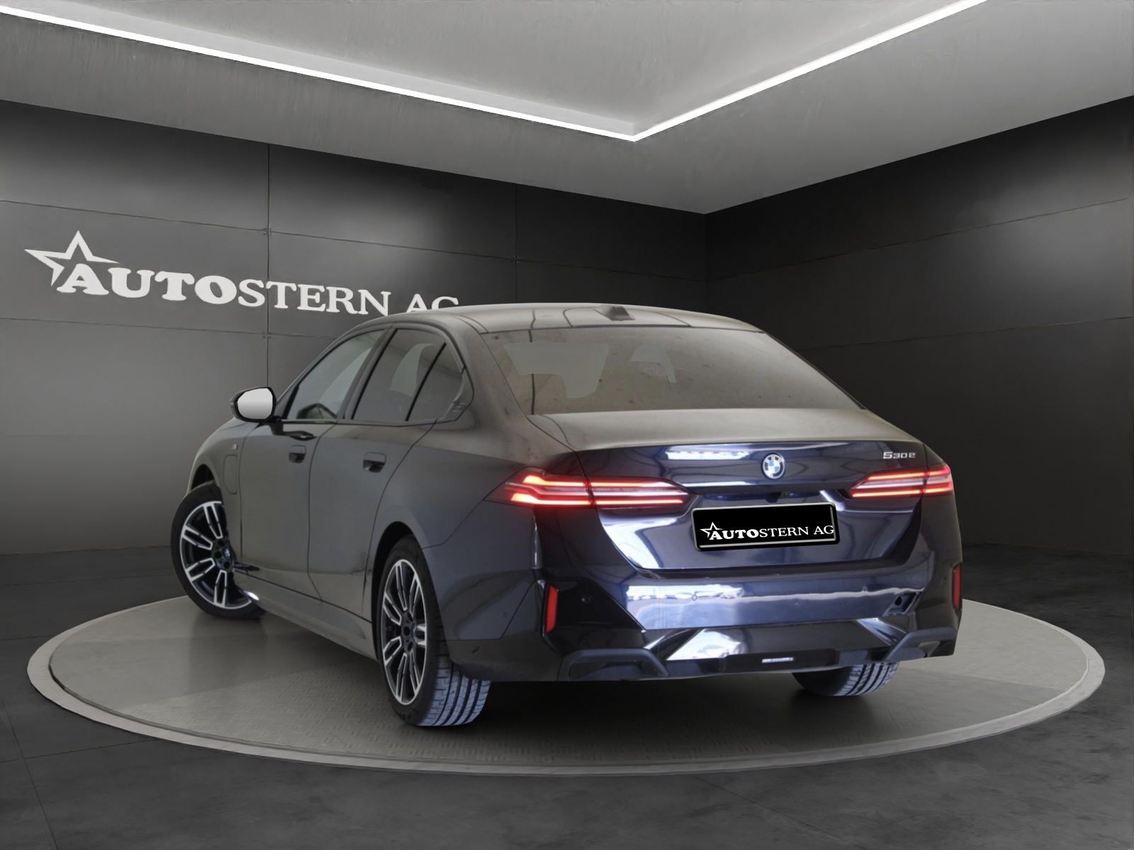 BMW 530e M Sport Steptronic-showroom-element-3