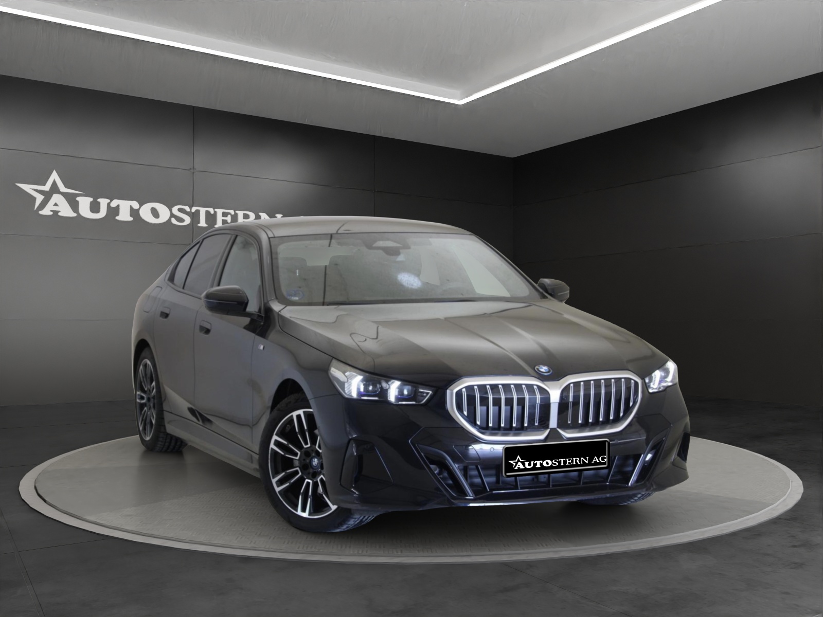 BMW 530e M Sport Steptronic-showroom-element-1