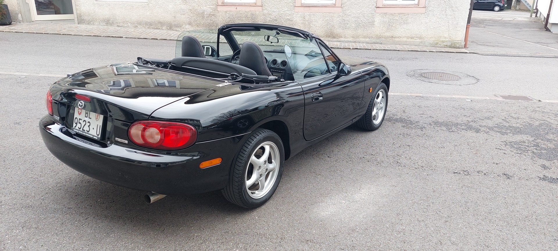 MAZDA MX-5 1.8i-16 Exclusive Youngster-showroom-element-1