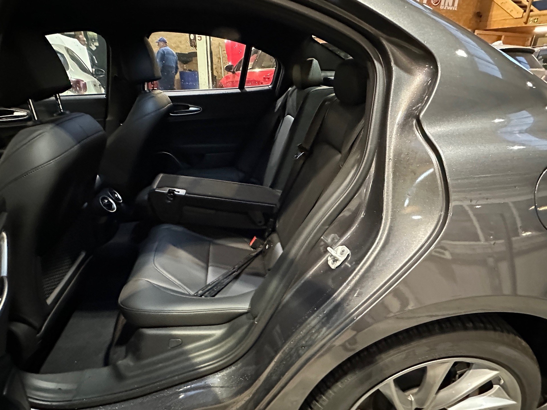 ALFA ROMEO Giulia 2.0 Ti Q4 AT8-image-2