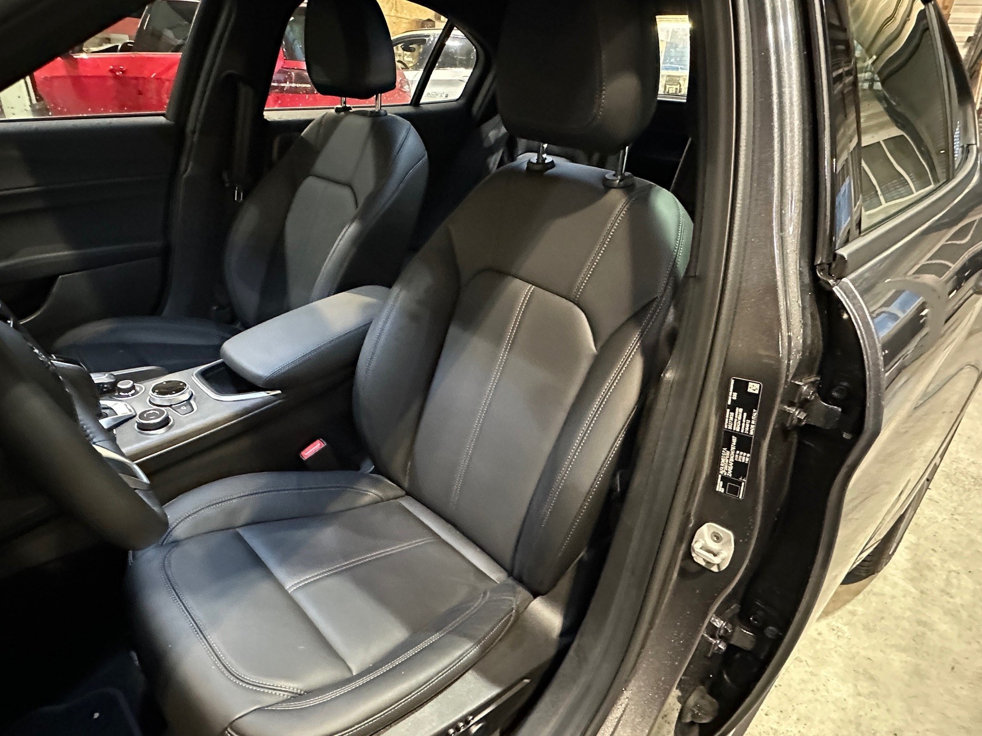 ALFA ROMEO Giulia 2.0 Ti Q4 AT8-image-8