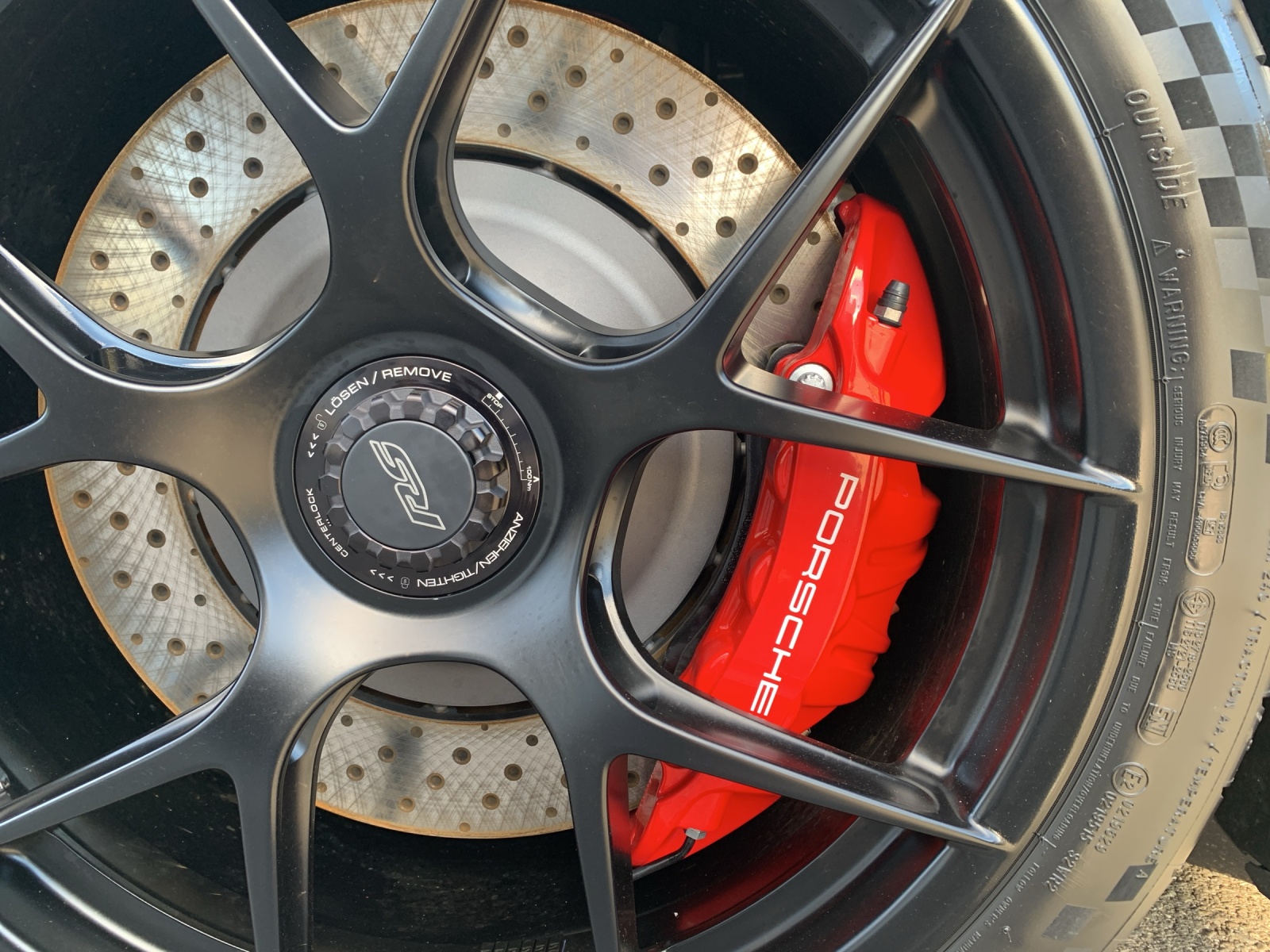 PORSCHE 911 GT3 RS-image-12