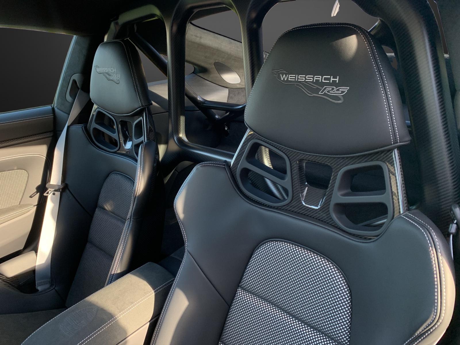 PORSCHE 911 GT3 RS-image-8
