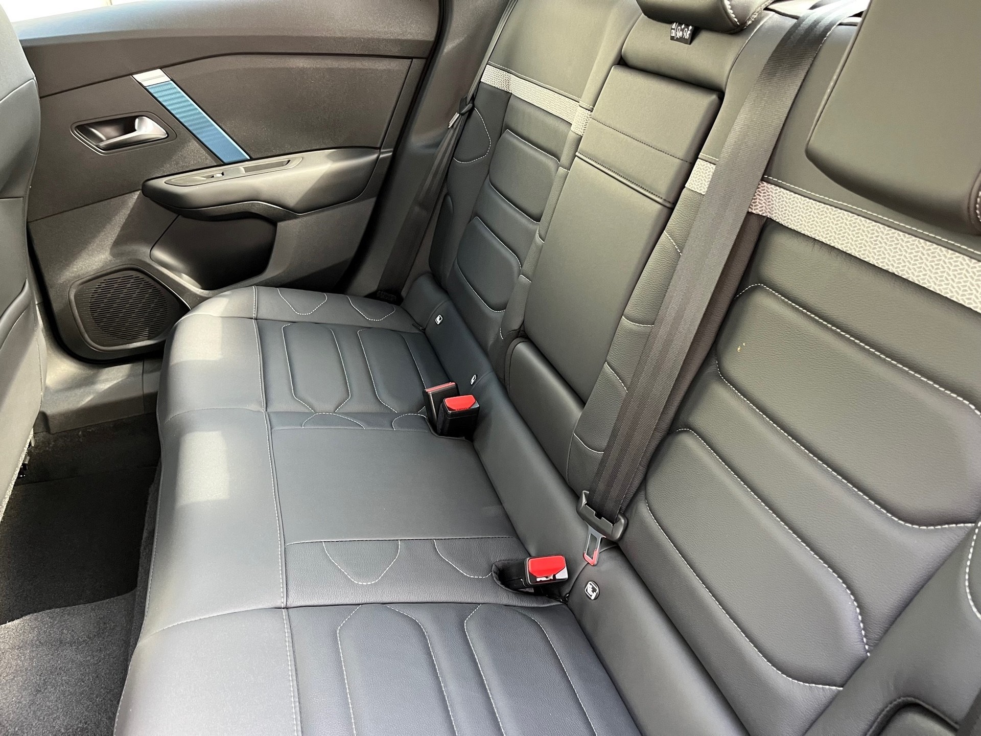 CITROEN C4 X 100 kW Shine Pack-image-5
