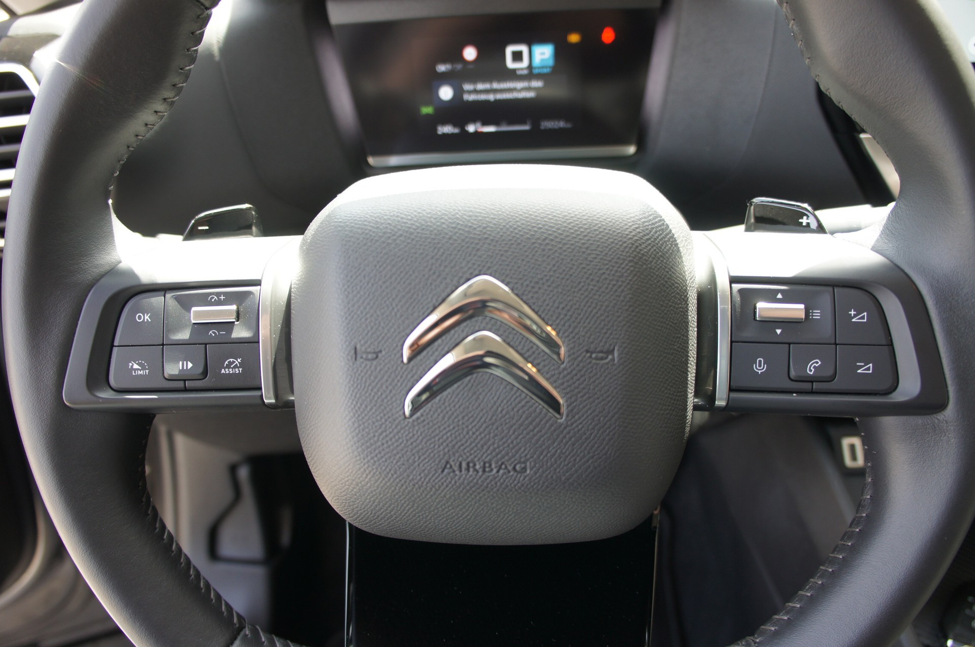 CITROEN C4 1.2 Pure Tech Swiss Edition EAT8-image-25