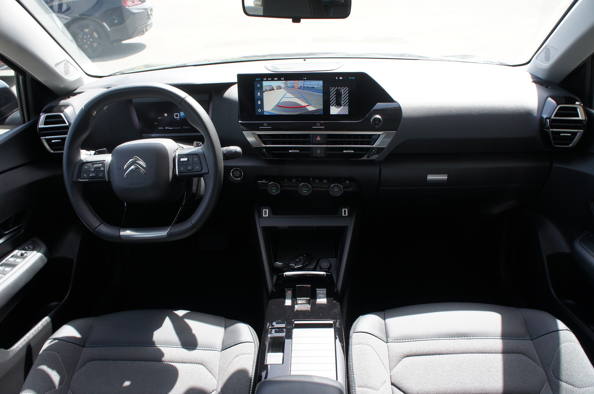 CITROEN C4 1.2 Pure Tech Swiss Edition EAT8-image-10