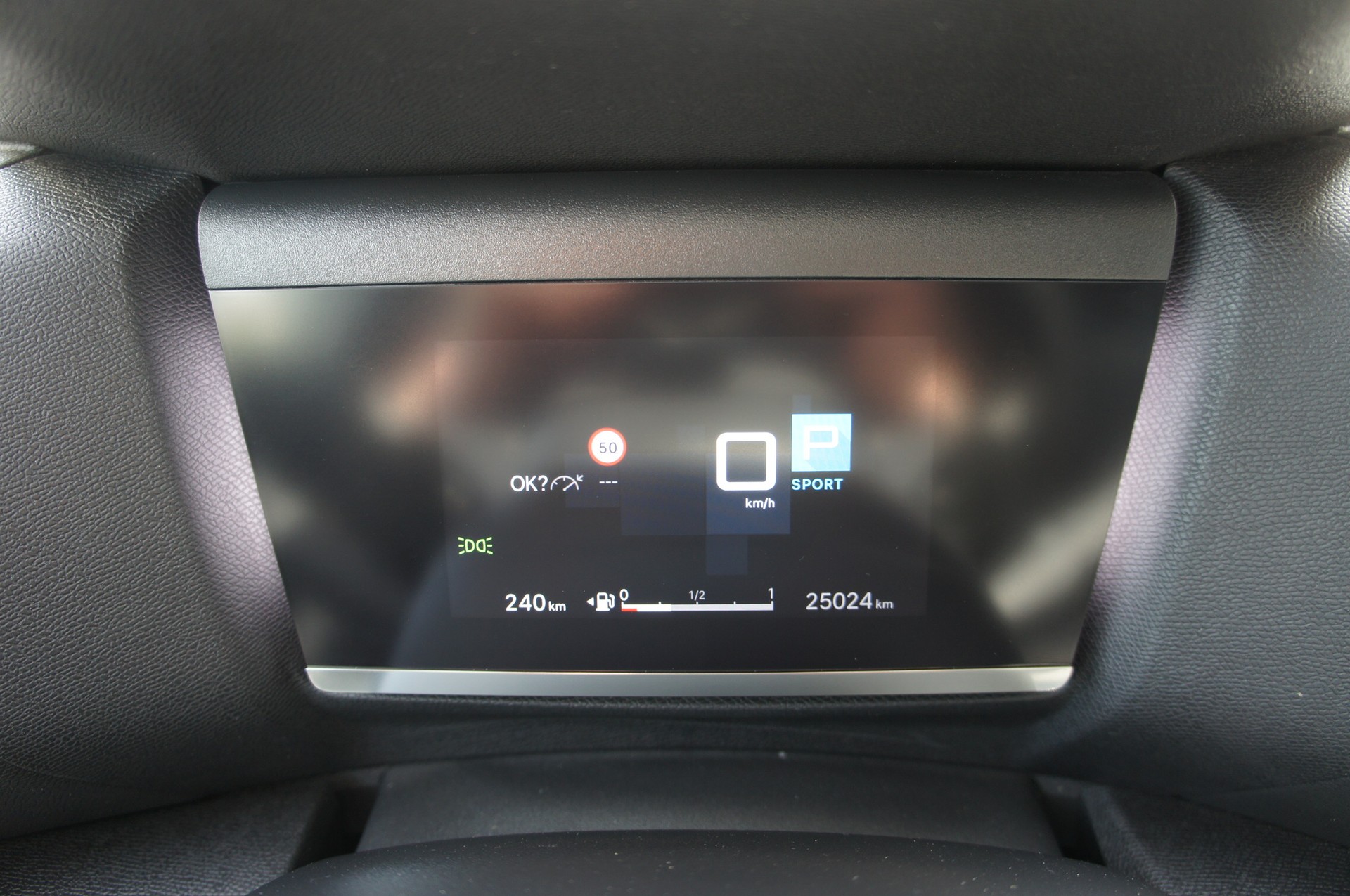 CITROEN C4 1.2 Pure Tech Swiss Edition EAT8-image-26
