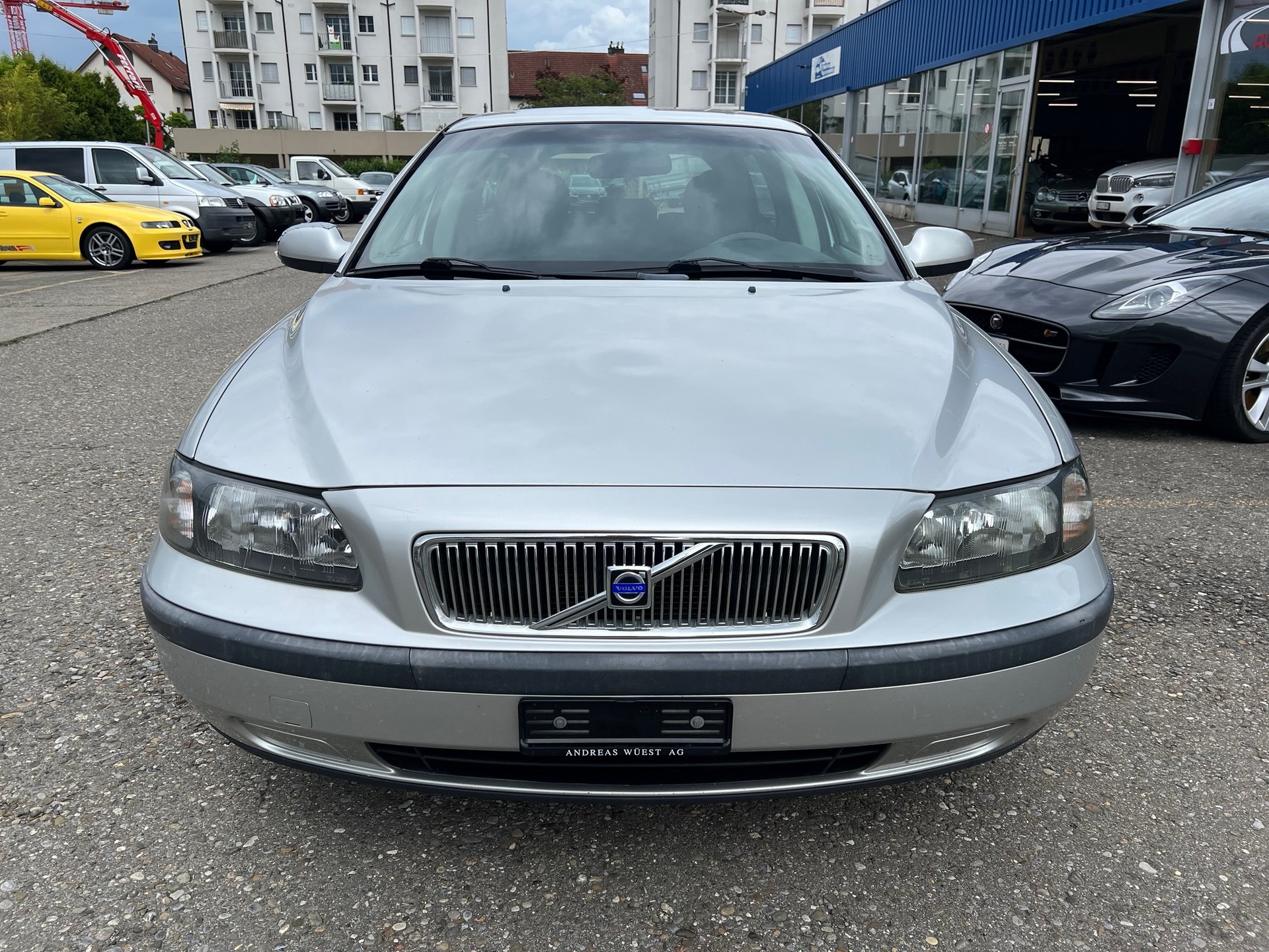 VOLVO V70 2.4-showroom-element-1