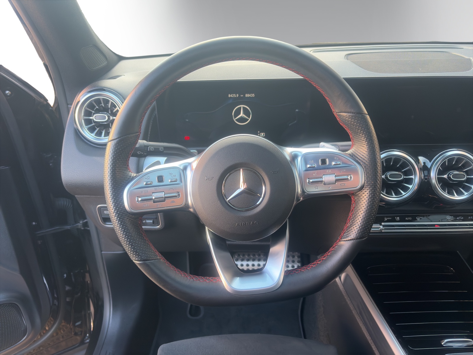 Image MERCEDES-BENZ GLB-200 GLB 200 AMG Line