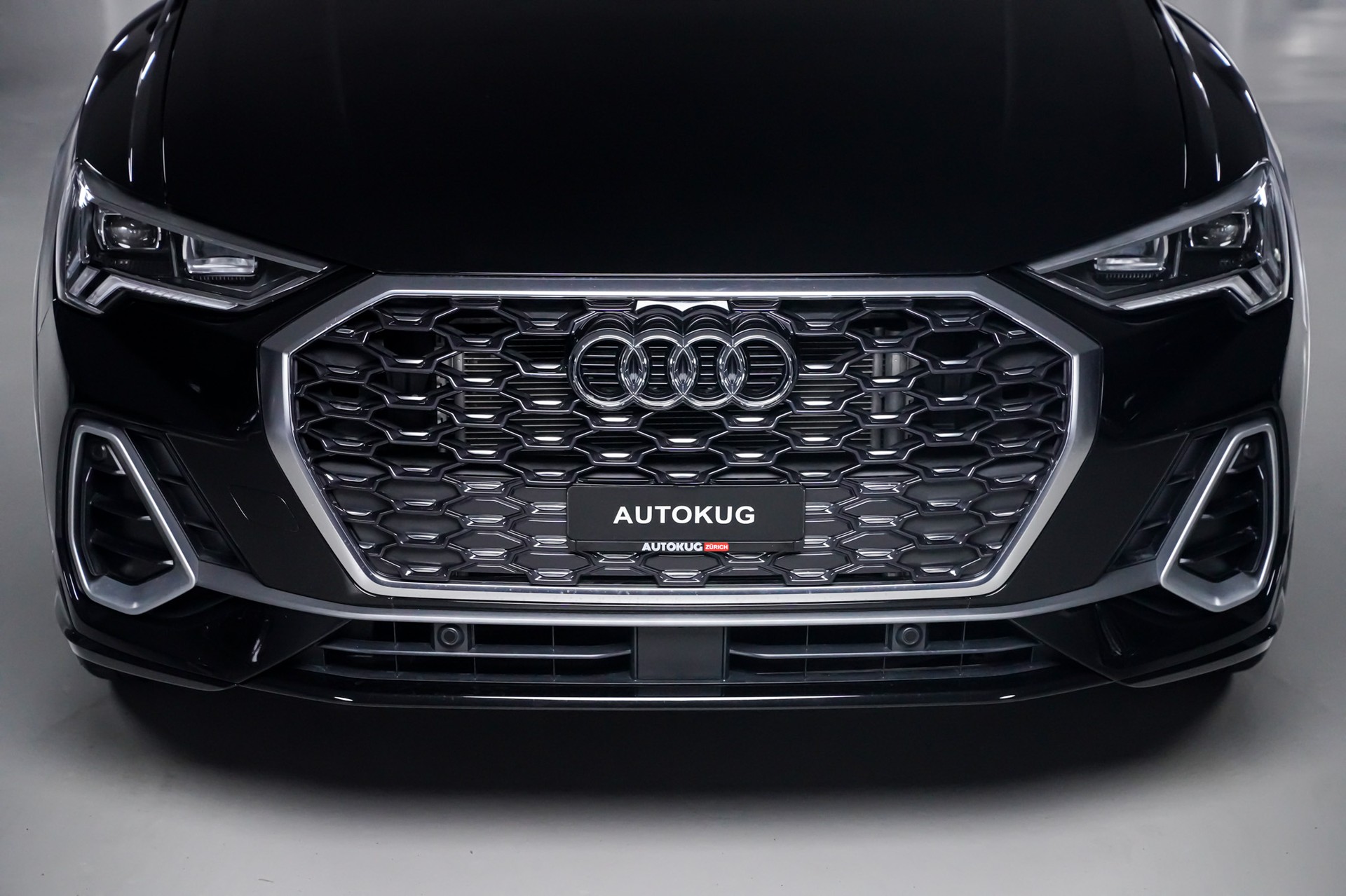 AUDI Q3 Sportback 35 TFSI S line Attraction S-tronic-showroom-element-1