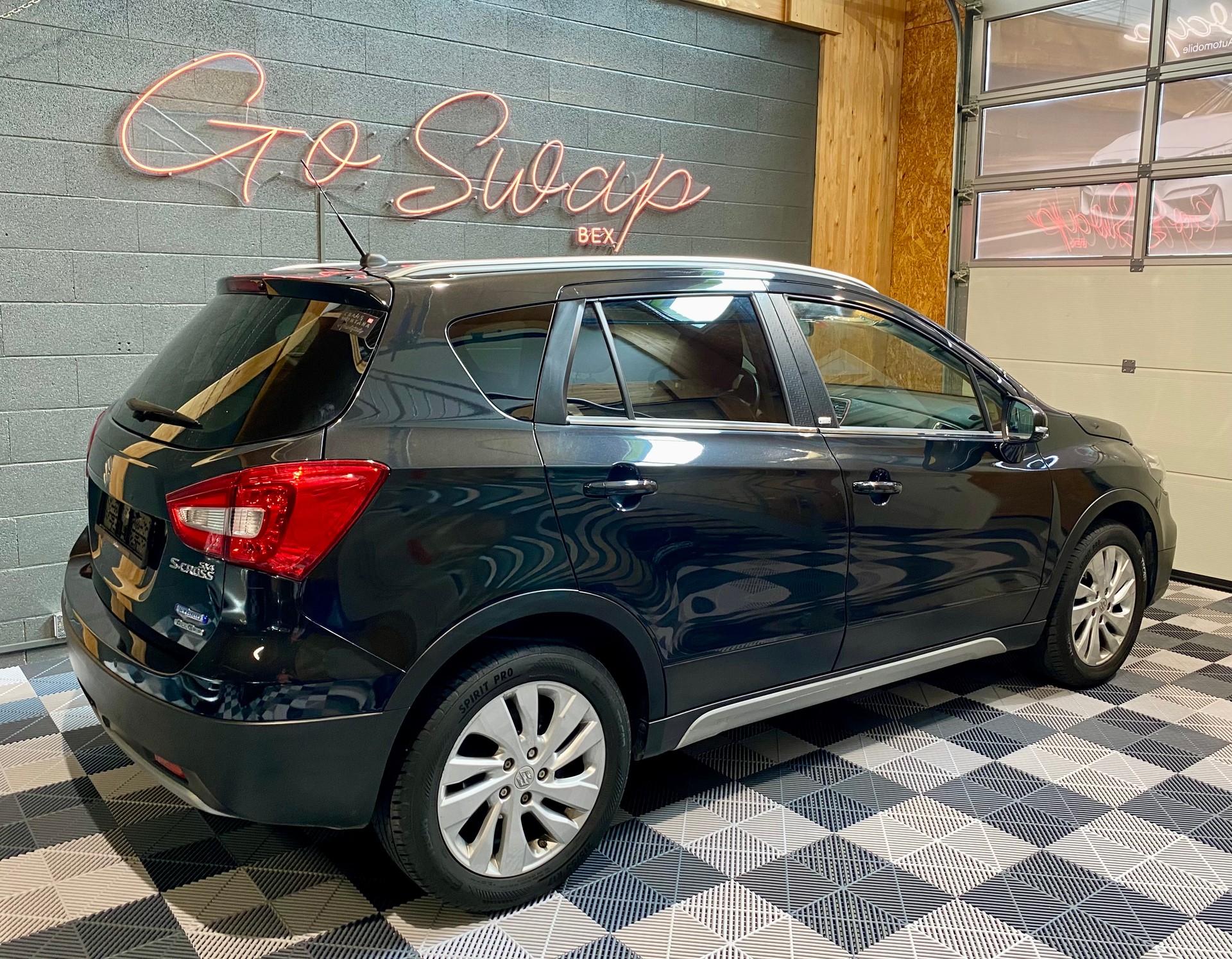 SUZUKI SX4 S-Cross 1.4 16V Generation Hybrid 4WD-showroom-element-3