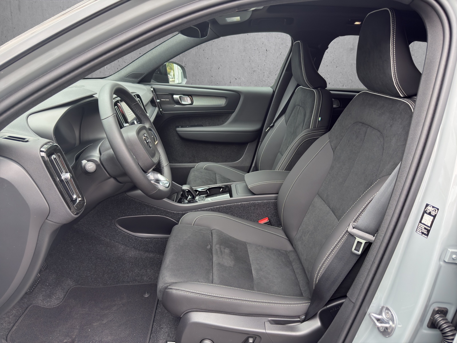 Image VOLVO EX40 EX40 82kWh Twin Motor AWD Ultra