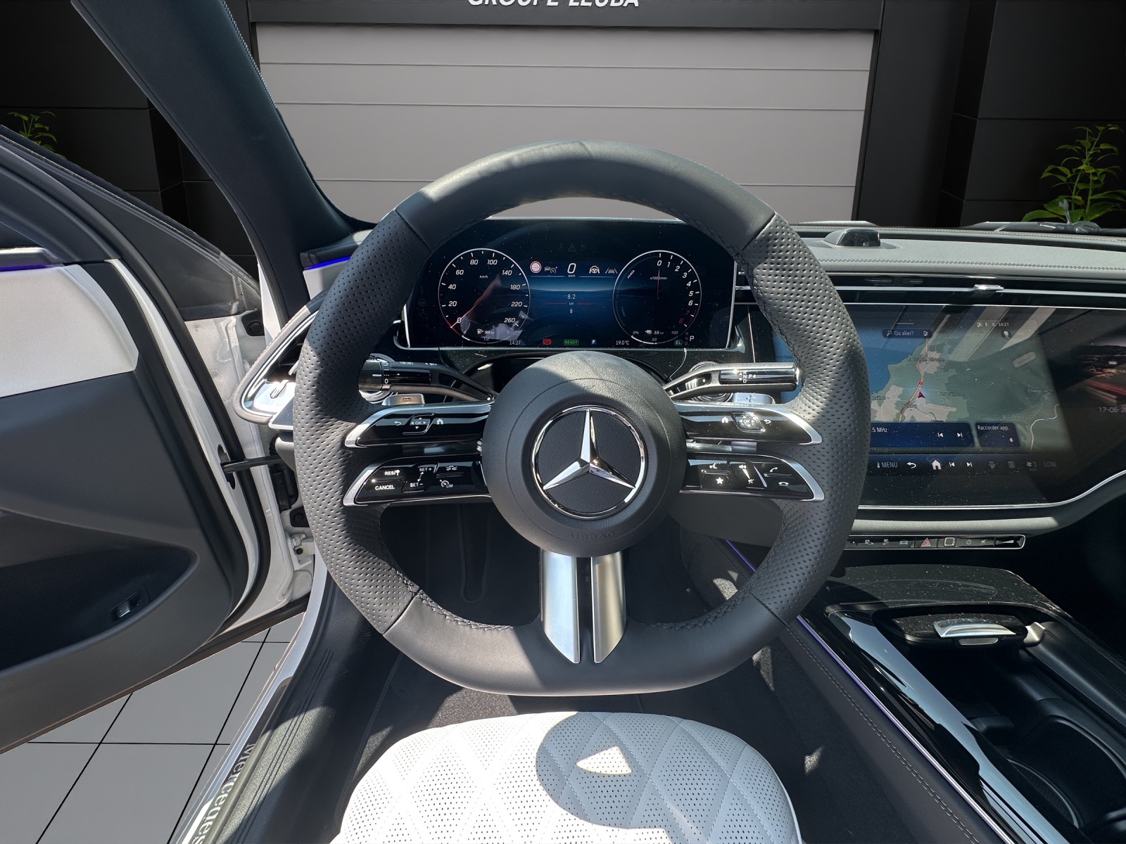 Image MERCEDES-BENZ E-400 E 400 e 4Matic 9G-Tronic