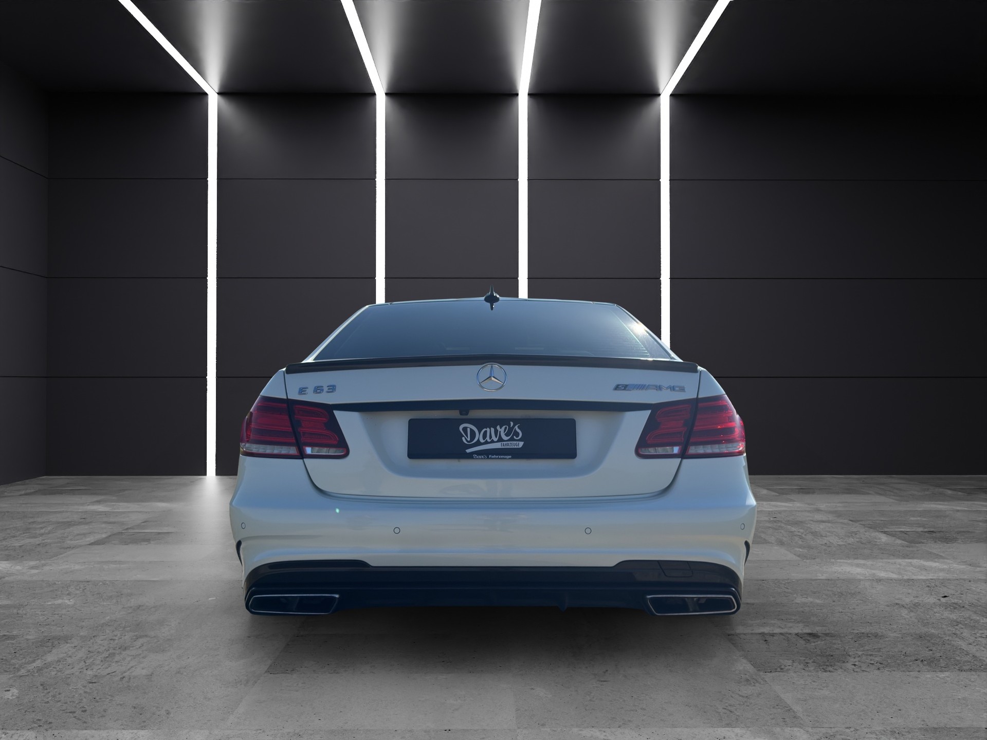 MERCEDES-BENZ E 63 AMG S 4Matic Speedshift-showroom-element-3