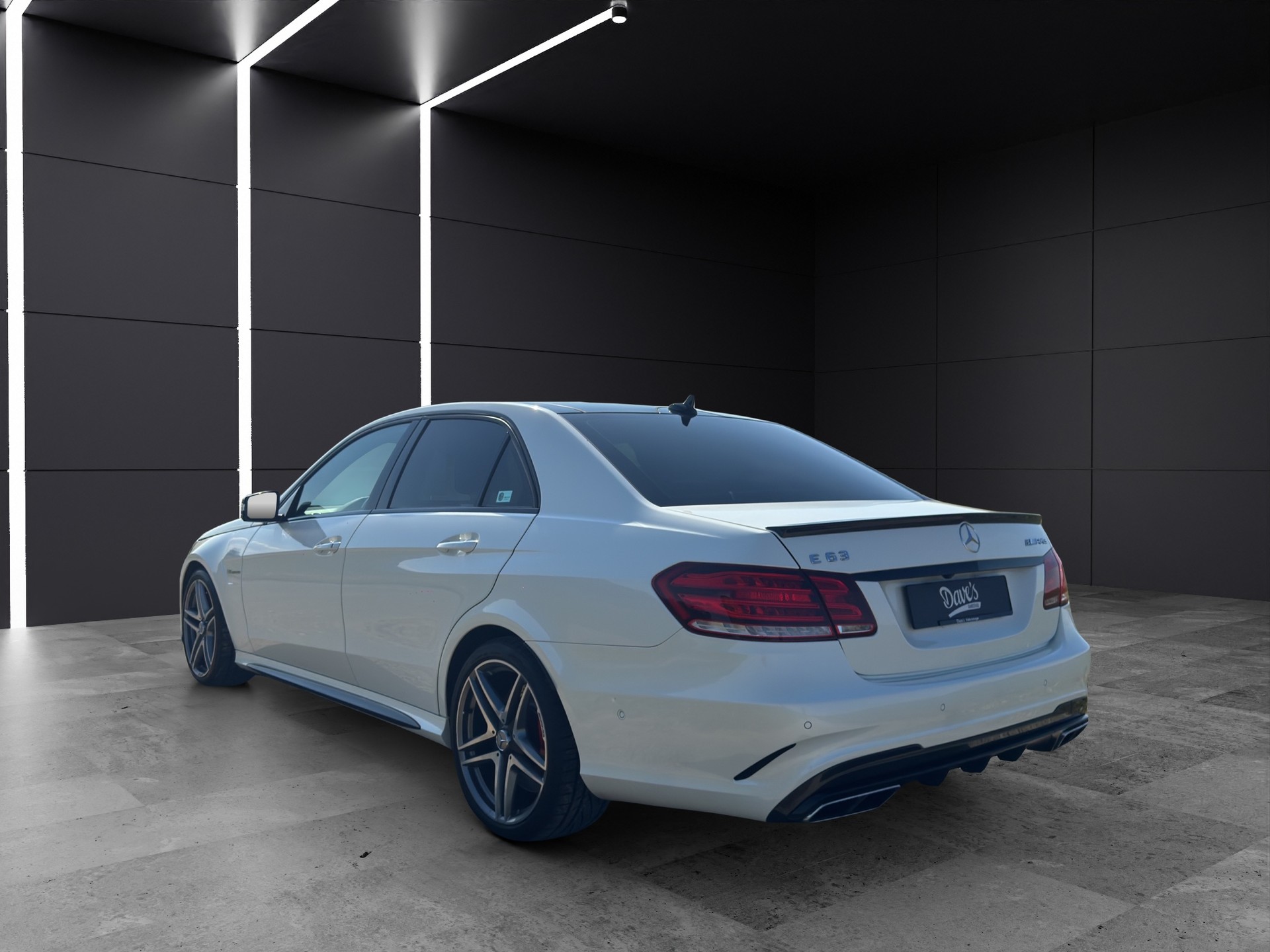 MERCEDES-BENZ E 63 AMG S 4Matic Speedshift-showroom-element-2