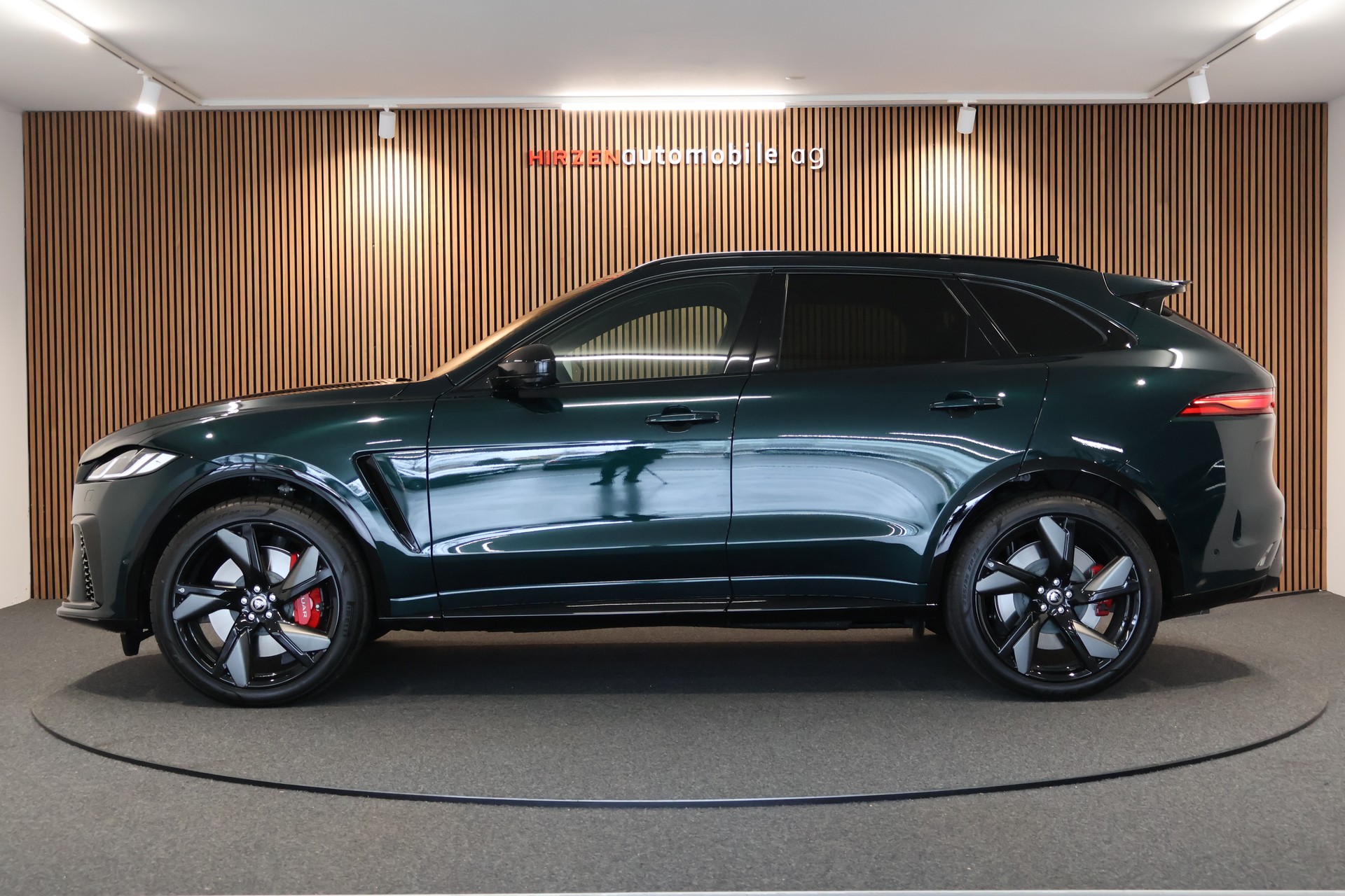 JAGUAR F-Pace 5.0 V8 SVR P575 AWD new model 2025-showroom-element-1