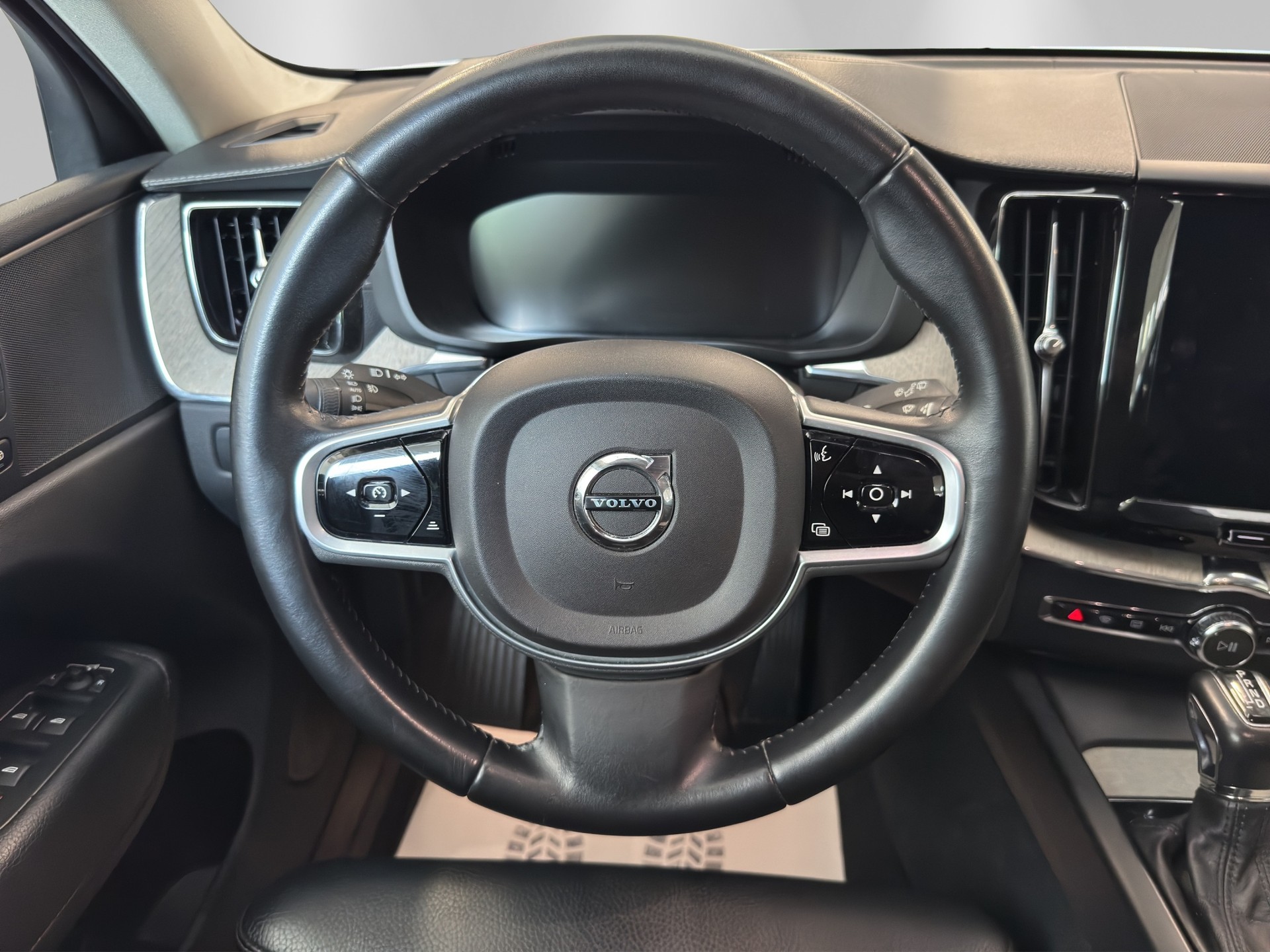 VOLVO XC60 T5 AWD Inscription Geartronic-image-9