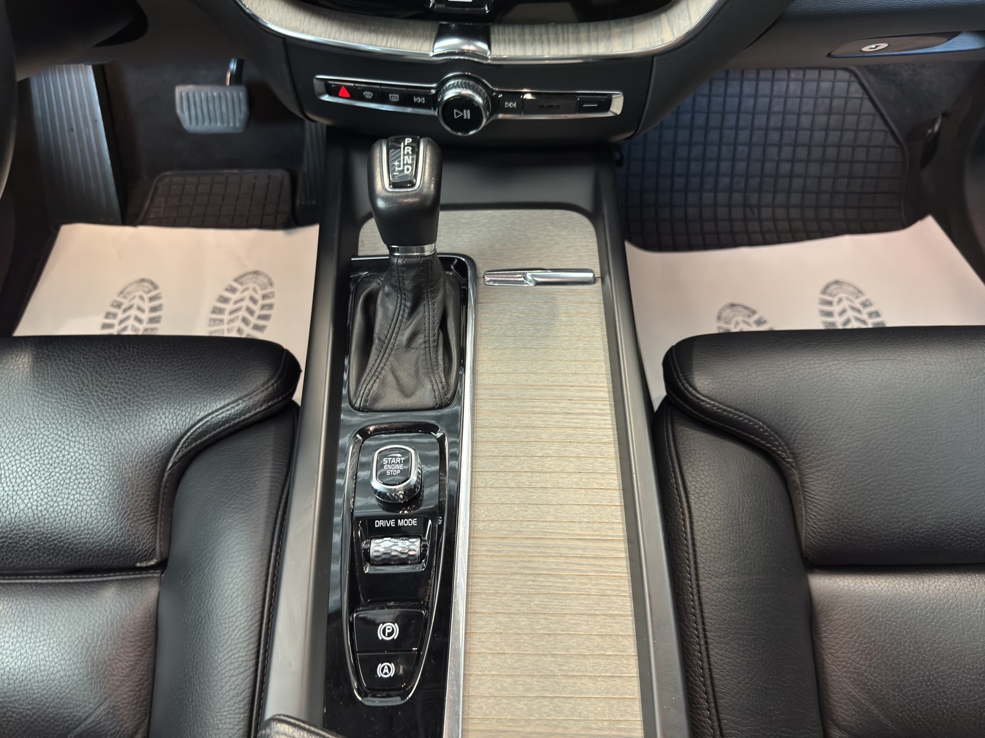 VOLVO XC60 T5 AWD Inscription Geartronic-image-10