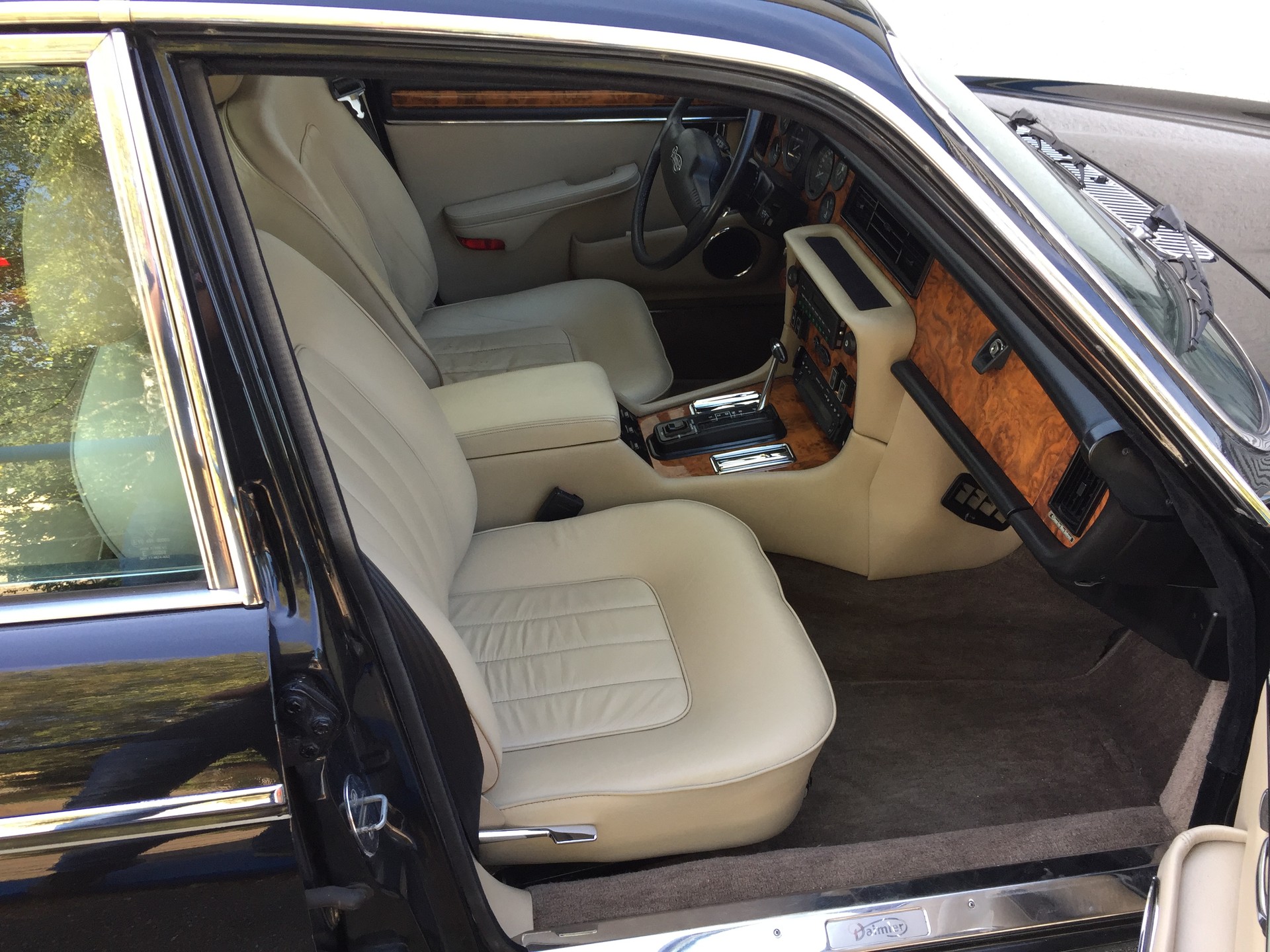 DAIMLER 5.3 Double Six-image-10
