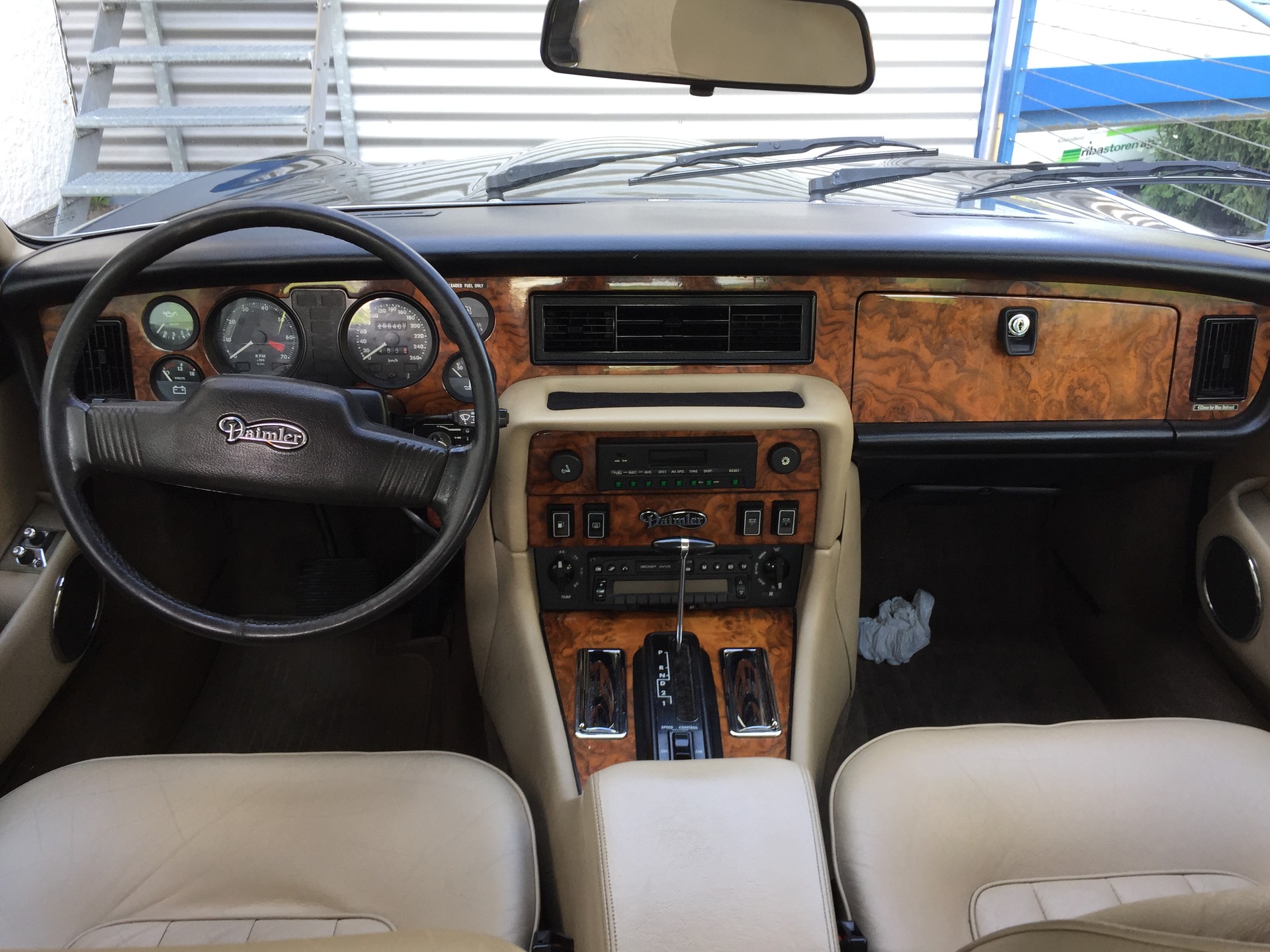 DAIMLER 5.3 Double Six-image-6