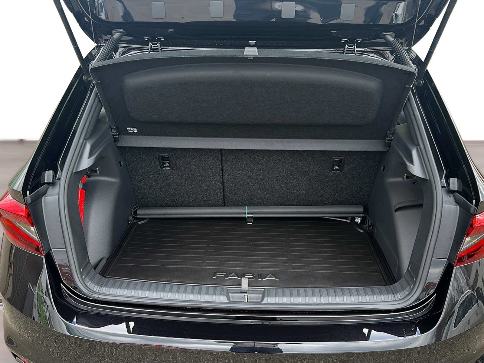 SKODA Fabia 1.5 TSI Monte Carlo DSG-image-5