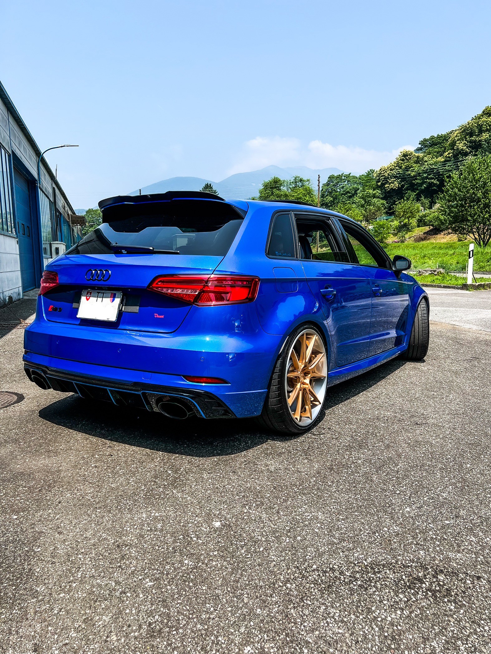 AUDI RS3 Sportback 2.5 TSI quattro S-tronic in perfetto stato full optional-image-2