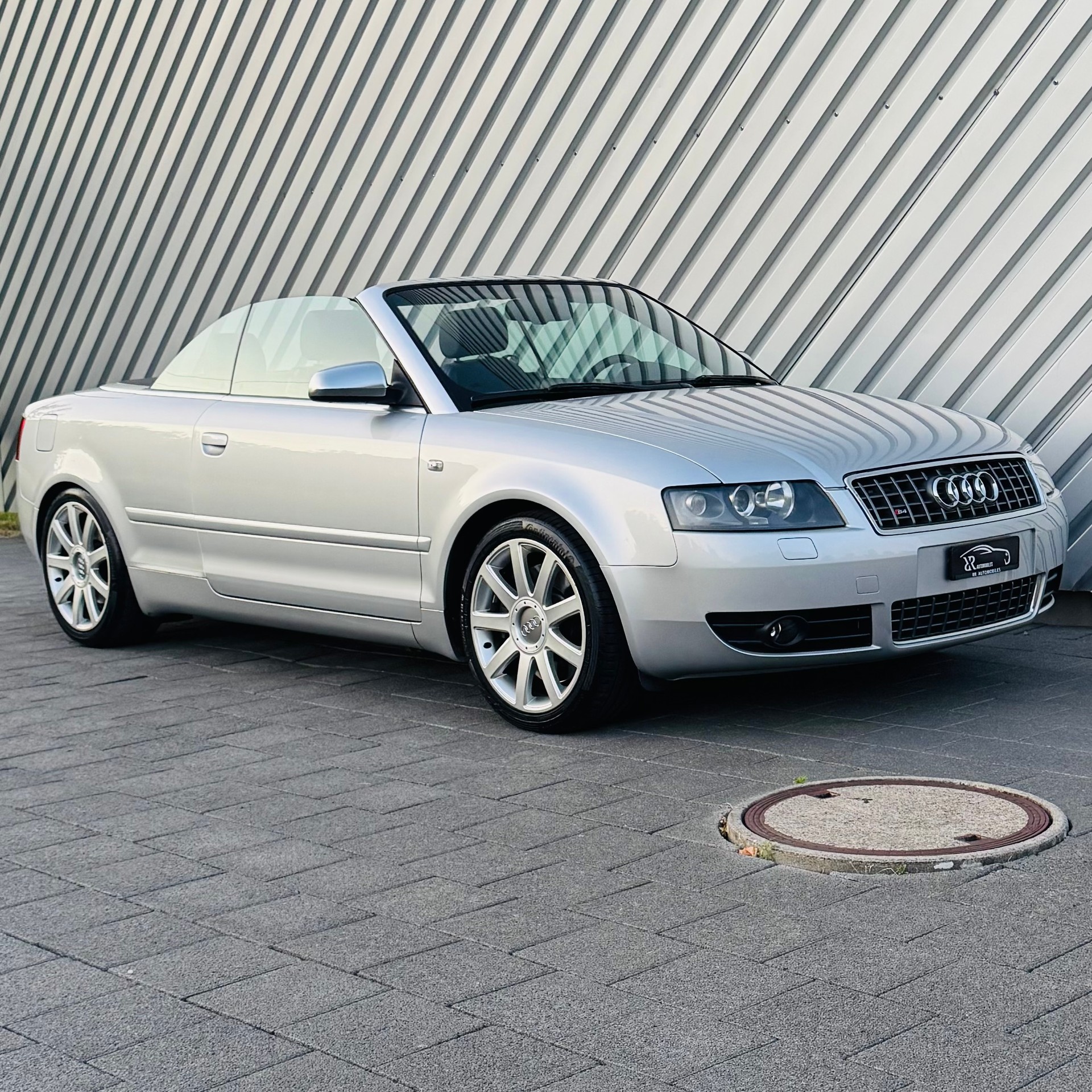 AUDI S4 4.2 V8 QUATTRO-showroom-element-1