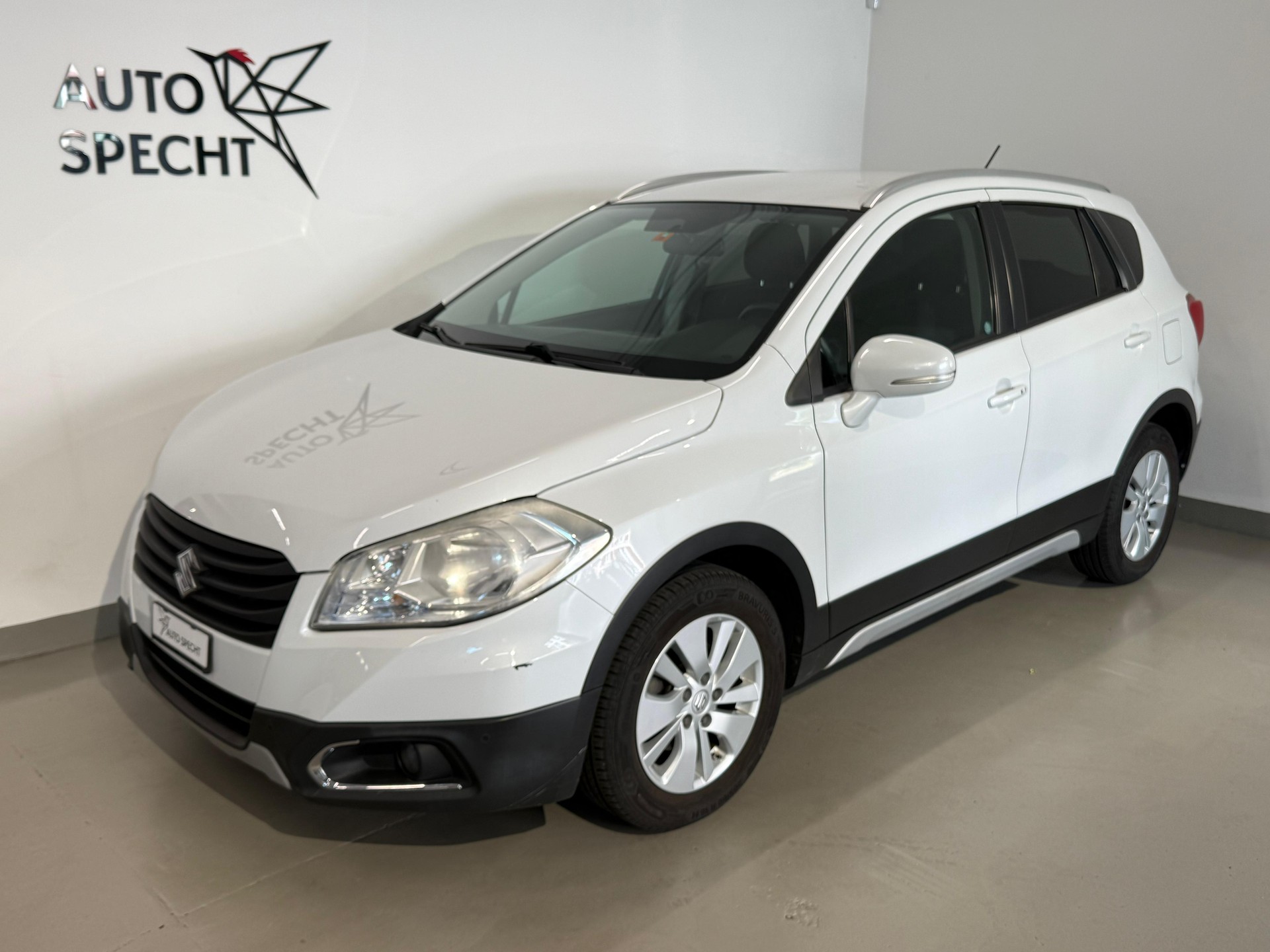 SUZUKI SX4 S-Cross 1.6 16V Compact Top 4WD CVT7-showroom-element-1