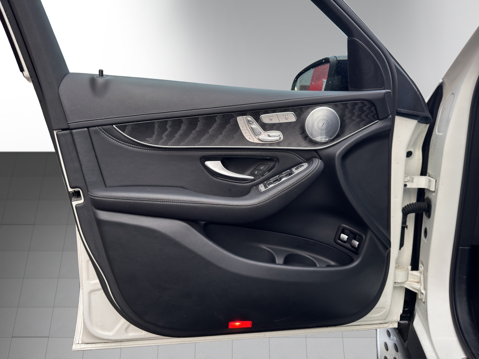 Image MERCEDES-BENZ GLC-300 GLC 300 e 4Matic