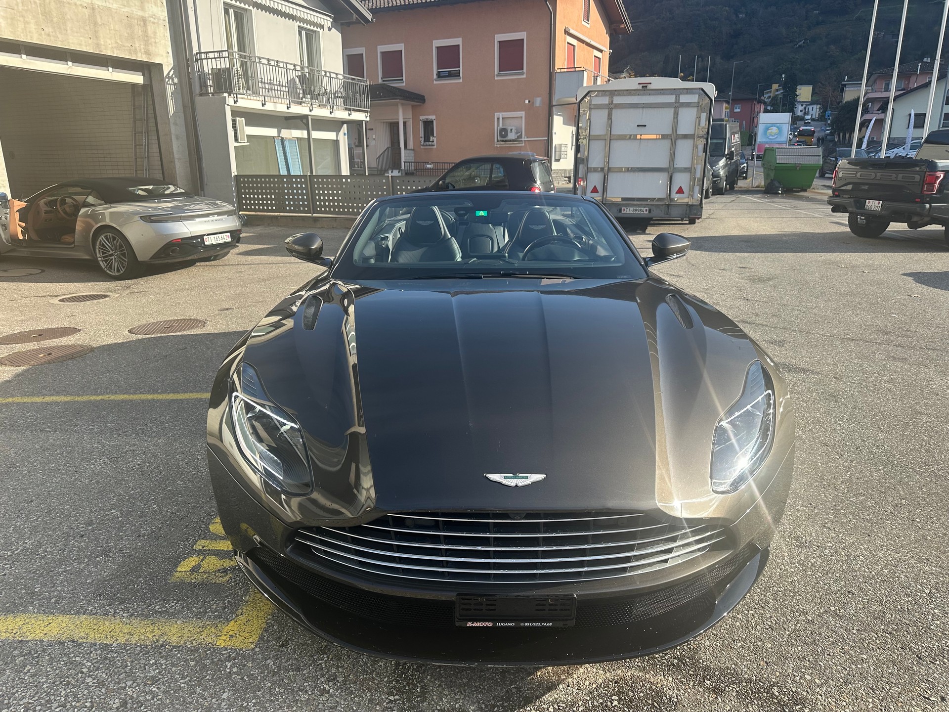 ASTON MARTIN DB11 V8 Volante Touchtronic 3-image-6
