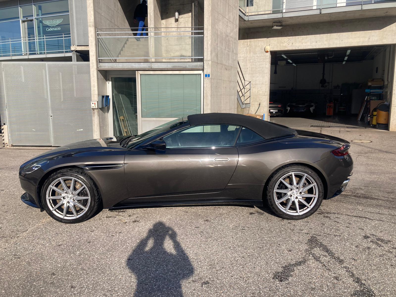 ASTON MARTIN DB11 V8 Volante Touchtronic 3-image-4