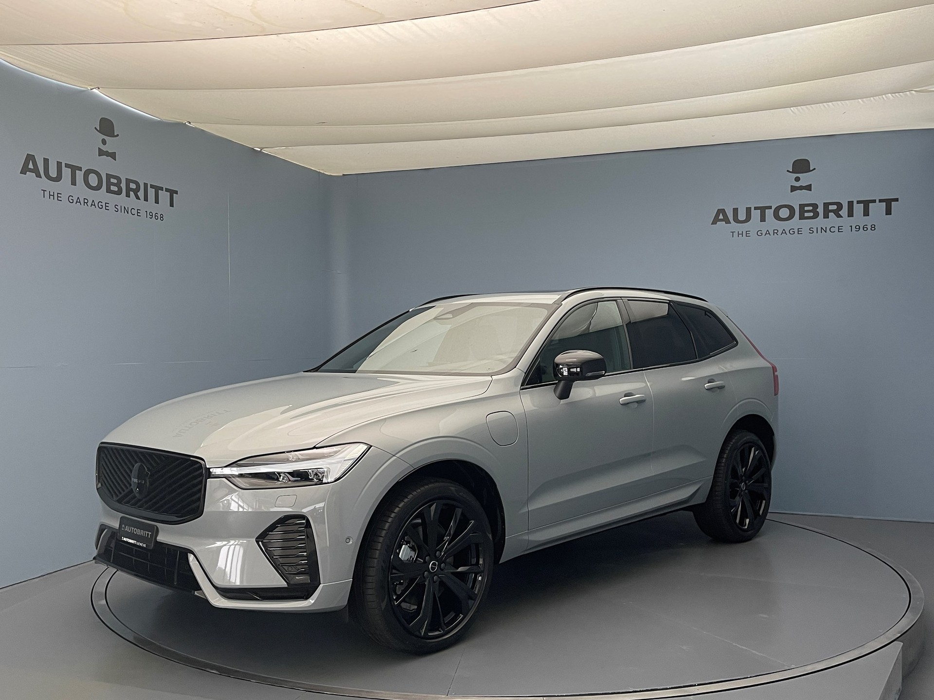 VOLVO XC60 2.0 T6 TE Black Edition eAWD-image-0