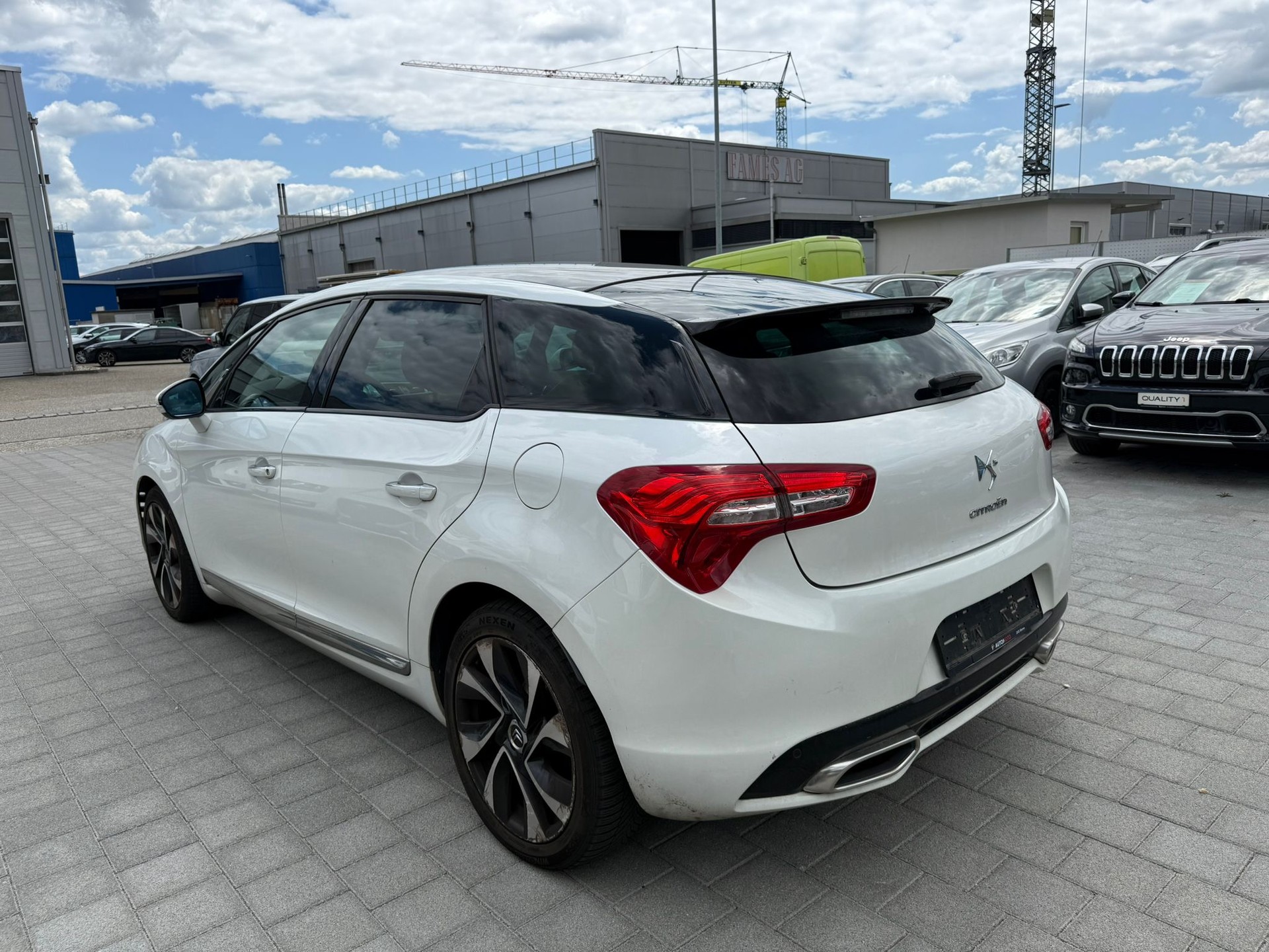 DS AUTOMOBILES DS5 2.0 HDi Faubourg Addict Automatic-showroom-element-3