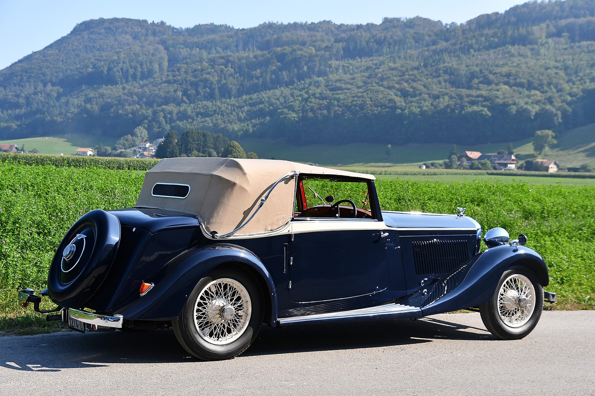 BENTLEY 3.5-Litre Derby Drophead Coupe-image-12