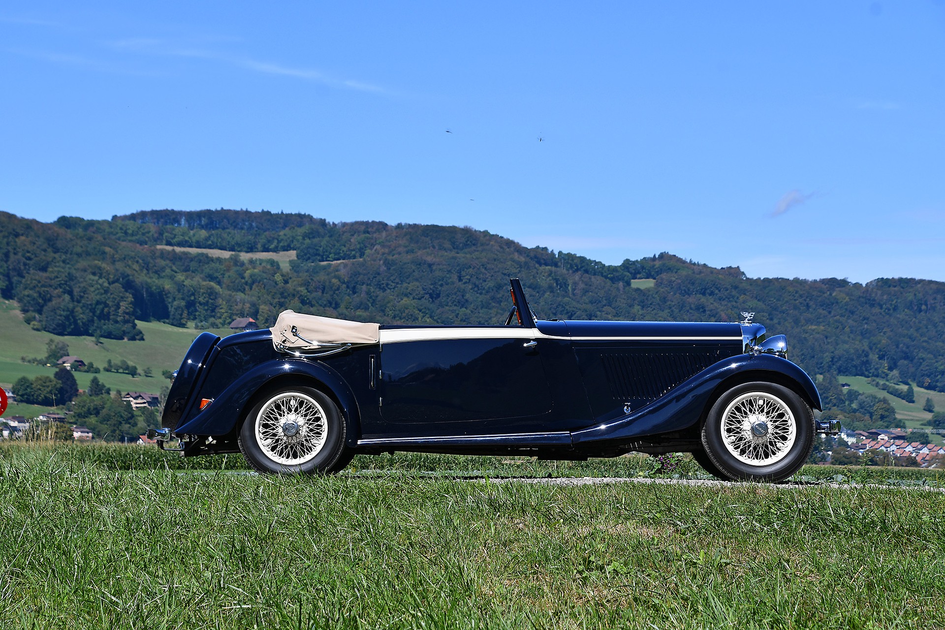BENTLEY 3.5-Litre Derby Drophead Coupe-image-5