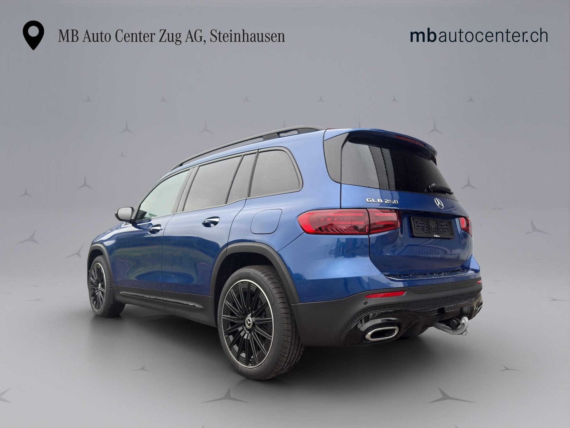 MERCEDES-BENZ GLB 250 AMG Line 4matic-showroom-element-2