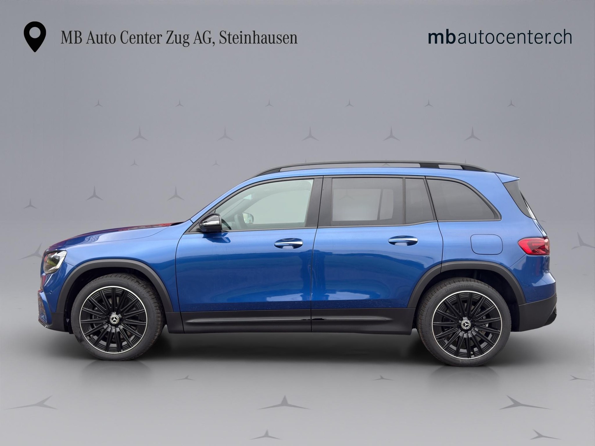 MERCEDES-BENZ GLB 250 AMG Line 4matic-showroom-element-1