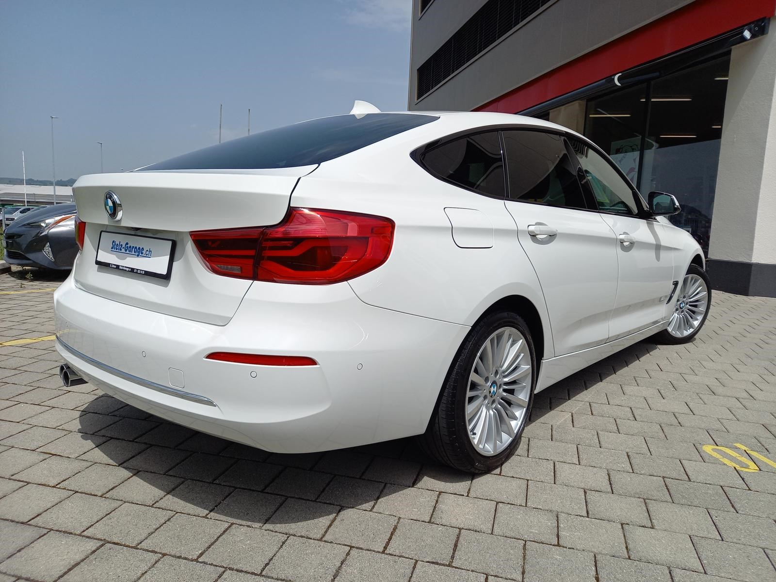 BMW 330i GT xDrive Luxury Line Steptronic-showroom-element-1