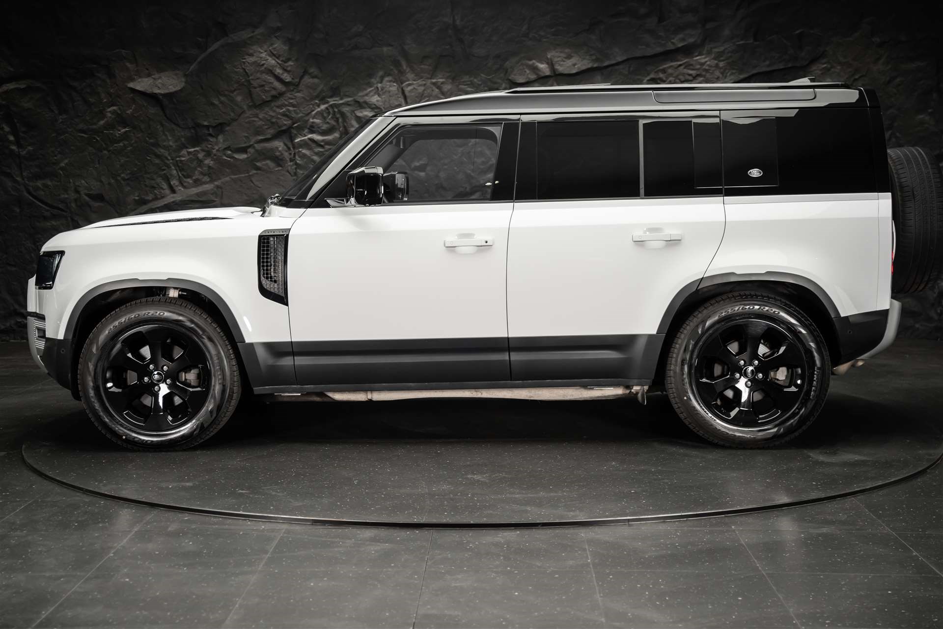 LAND ROVER Defender 110 3.0 D I6 250 SE AWD AT8 *Panorama*-showroom-element-1