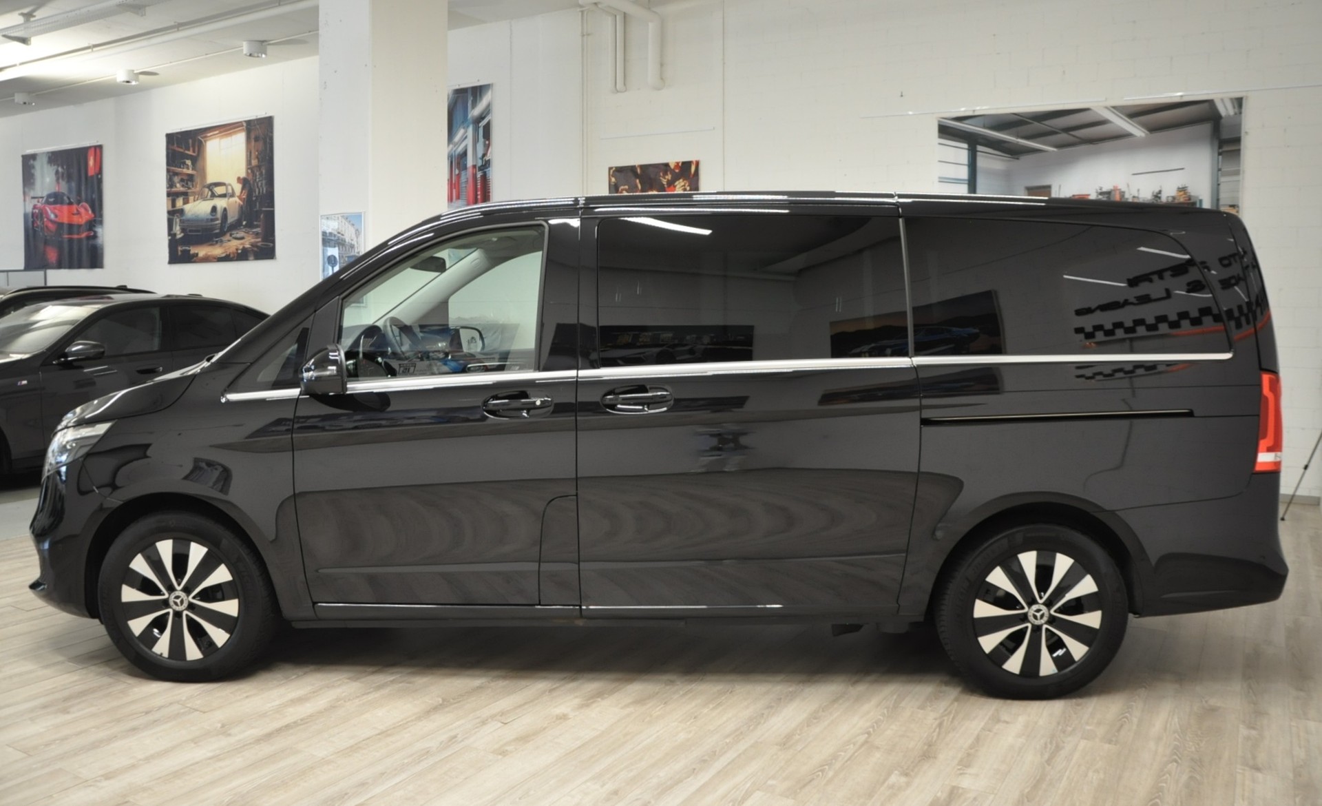 MERCEDES-BENZ V 250 d lang Avantgarde 4Matic G-Tronic-showroom-element-3