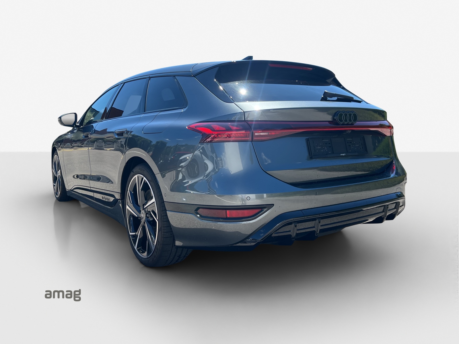 AUDI S6 Avant e-tron quattro-showroom-element-2
