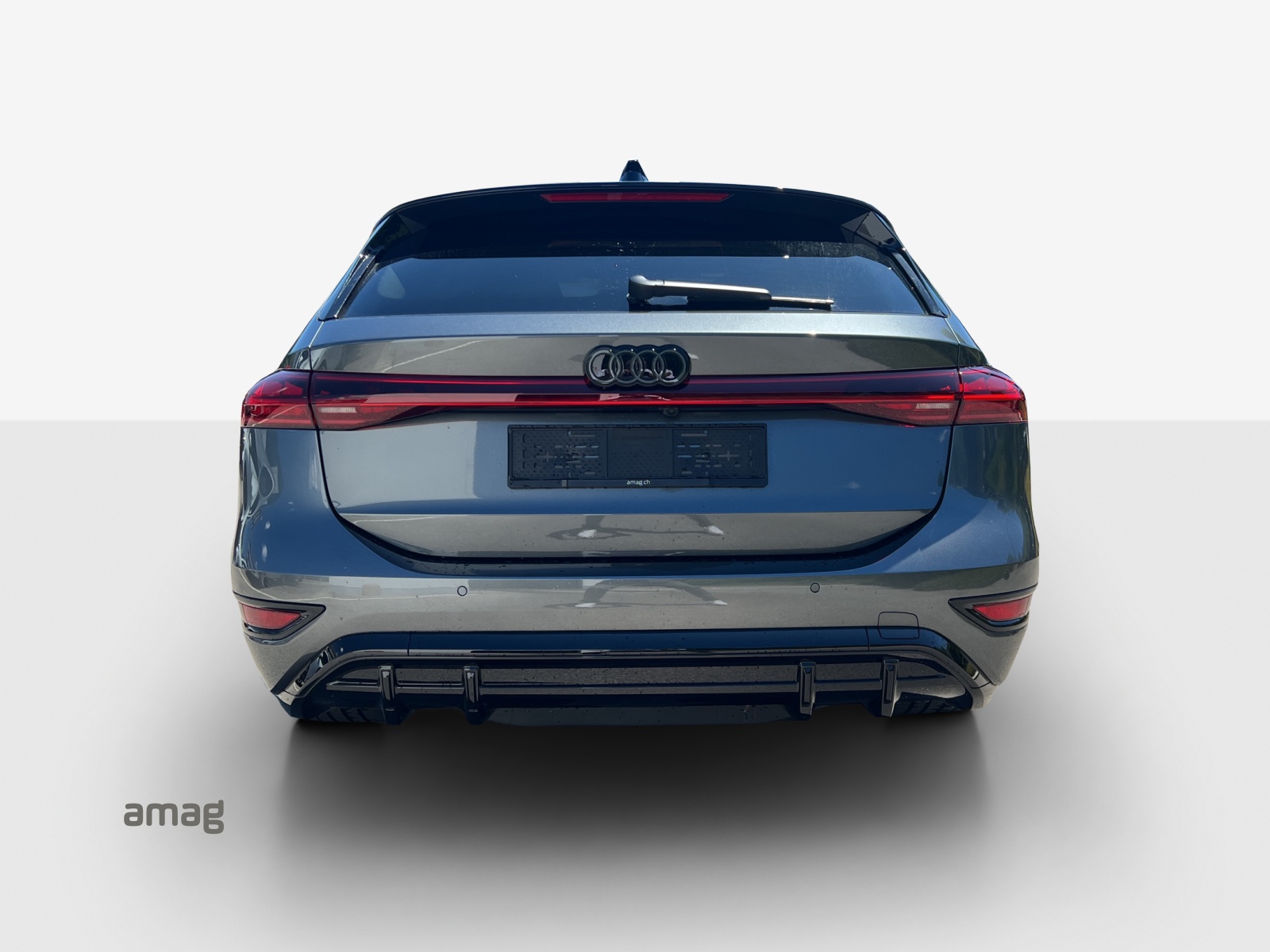 AUDI S6 Avant e-tron quattro-showroom-element-3