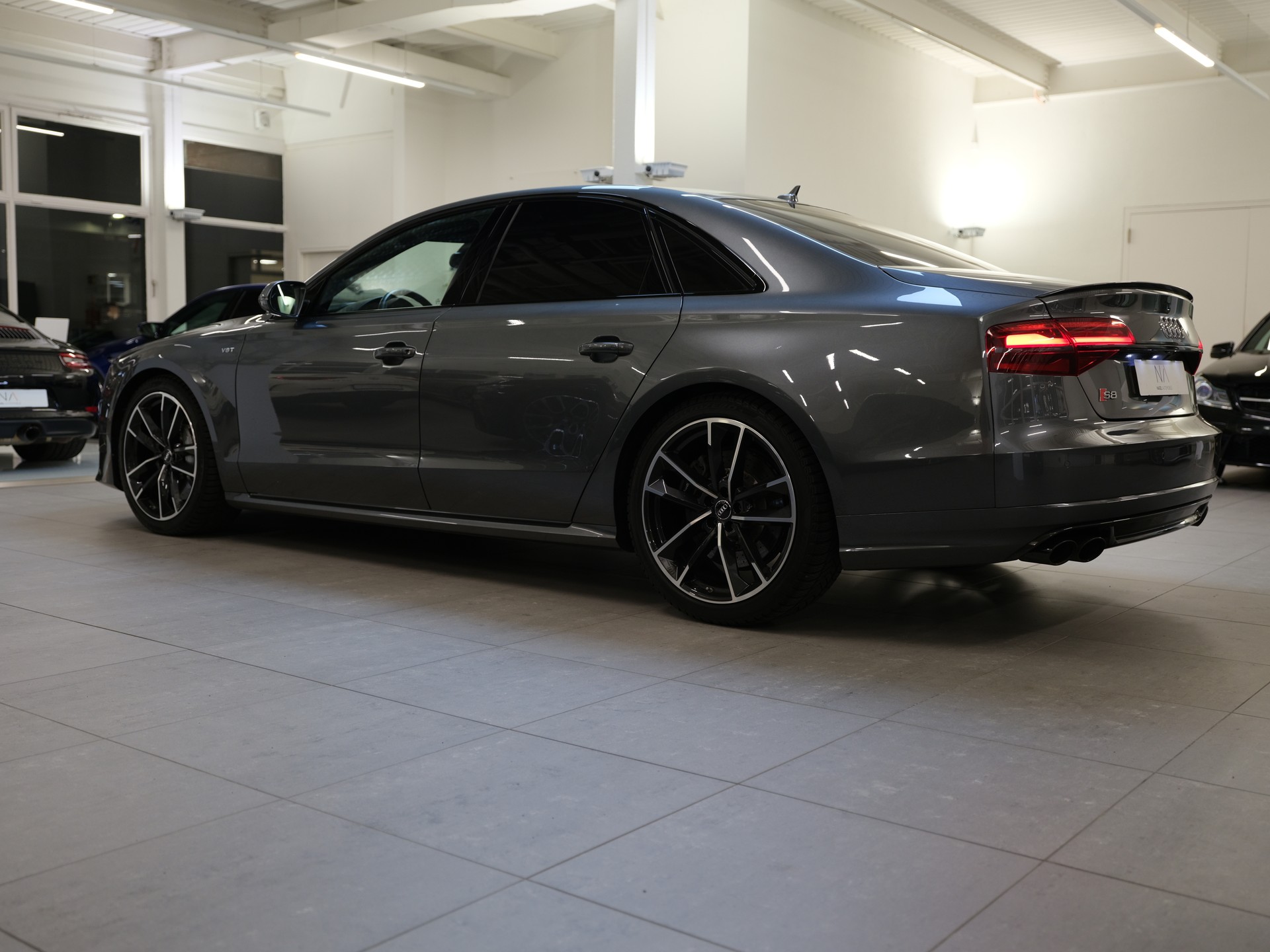AUDI S8 4.0 TFSI V8 plus quattro tiptronic-showroom-element-3