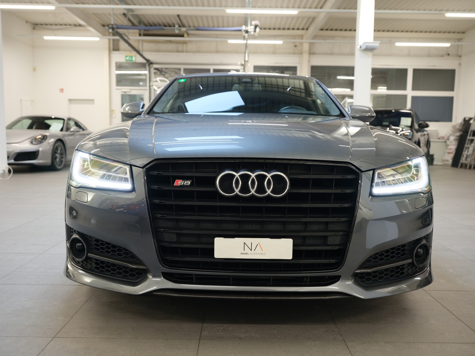 AUDI S8 4.0 TFSI V8 plus quattro tiptronic-showroom-element-1