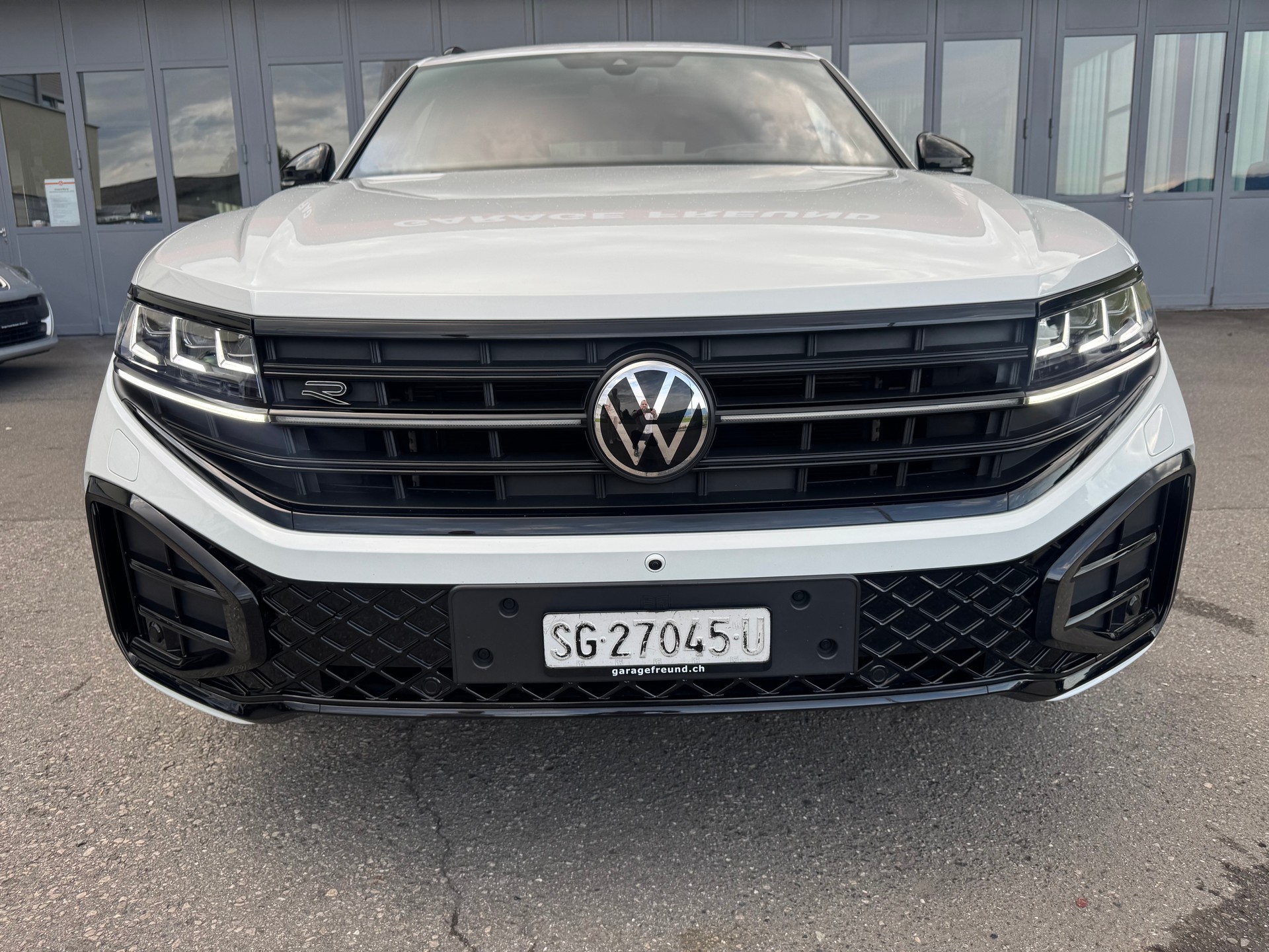 VW Touareg 3.0 TDI R-Line Tiptronic-showroom-element-2