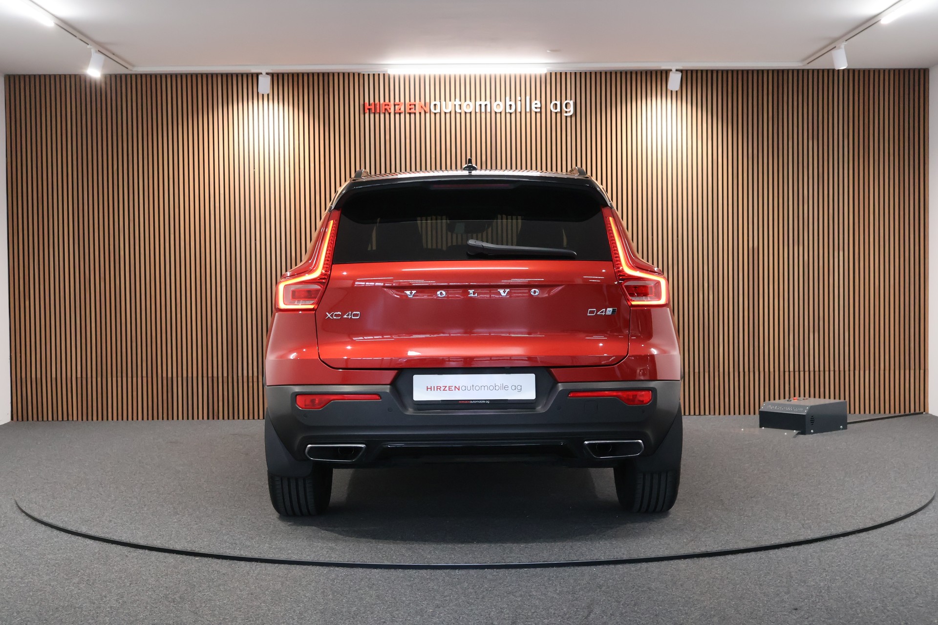 VOLVO XC40 D4 AWD R-Design Geartronic-showroom-element-3