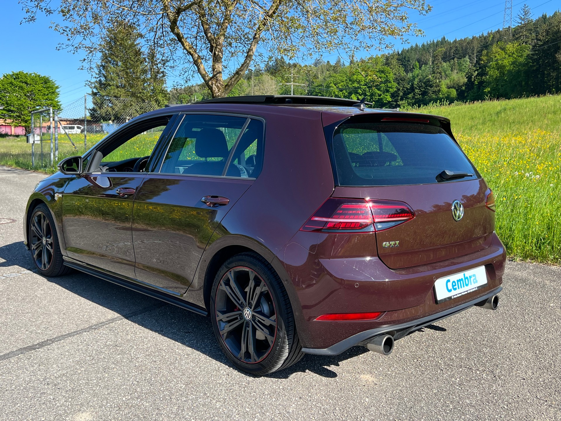 VW Golf  2.0 TSI GTI "VIOLETT SONDER LACKIERUNG" 6 GANG SCHALTER !!  AB MFK + AB SERVICE MIT SO. + WINTERREIFEN. CH WAGEN.-showroom-element-2