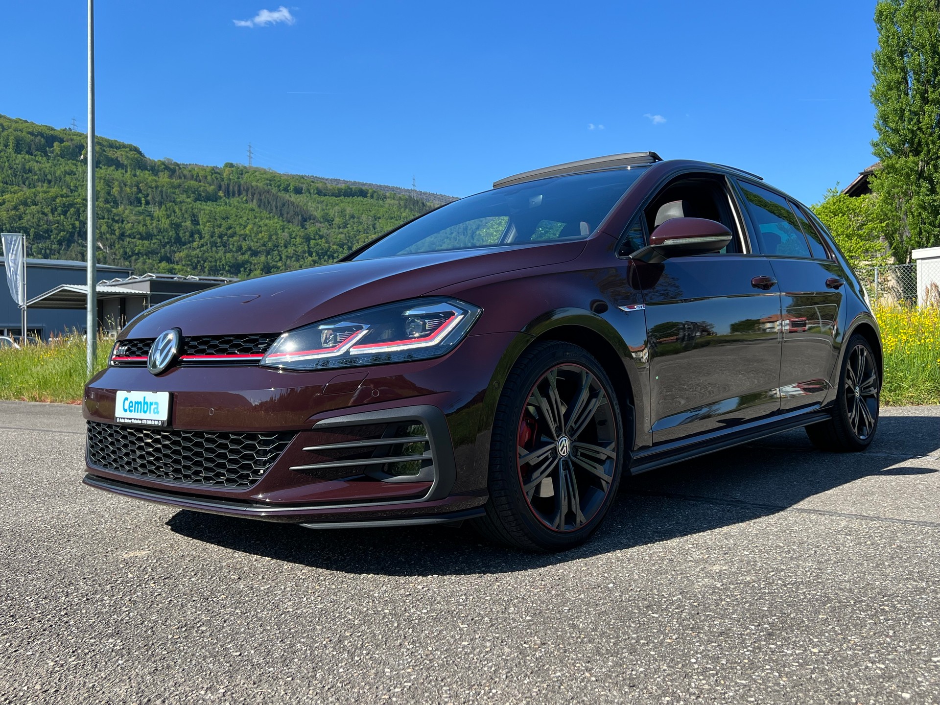 VW Golf  2.0 TSI GTI "VIOLETT SONDER LACKIERUNG" 6 GANG SCHALTER !!  AB MFK + AB SERVICE MIT SO. + WINTERREIFEN. CH WAGEN.